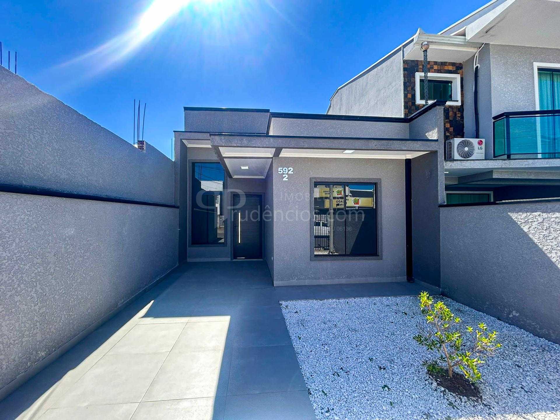 Casa Moderna com 3 Quartos, Suíte e Área Gourmet no Eucaliptos