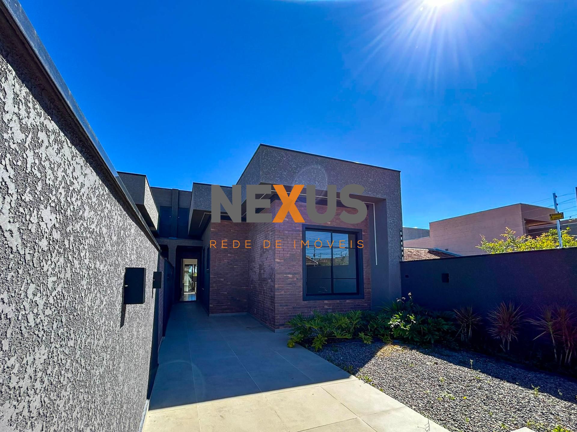 Casa Alto Padrão com 3 Quartos, Suíte e Acabamento Premium - F...