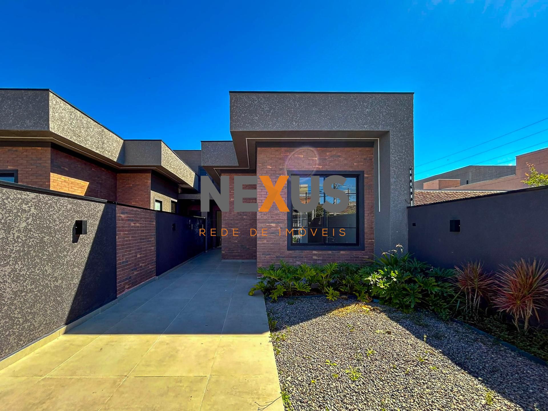 Casa Alto Padrão com 3 Quartos, Suíte e Acabamento Premium - F...