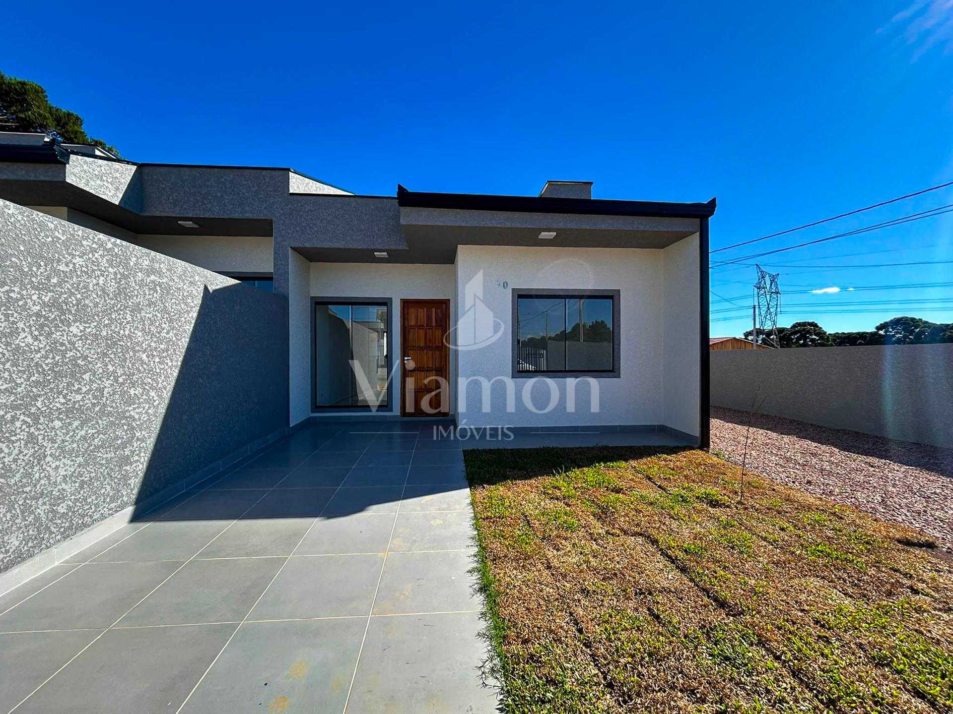 Casa de Esquina com 3 Quartos, Suíte e Amplo Terreno no Veneza...