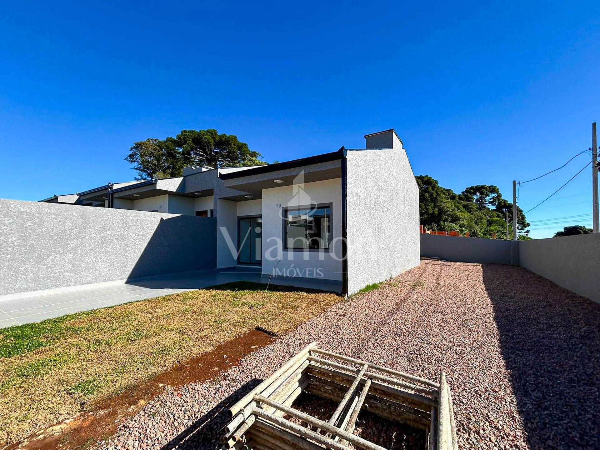 Casa de Esquina com 3 Quartos, Suíte e Amplo Terreno no Veneza...