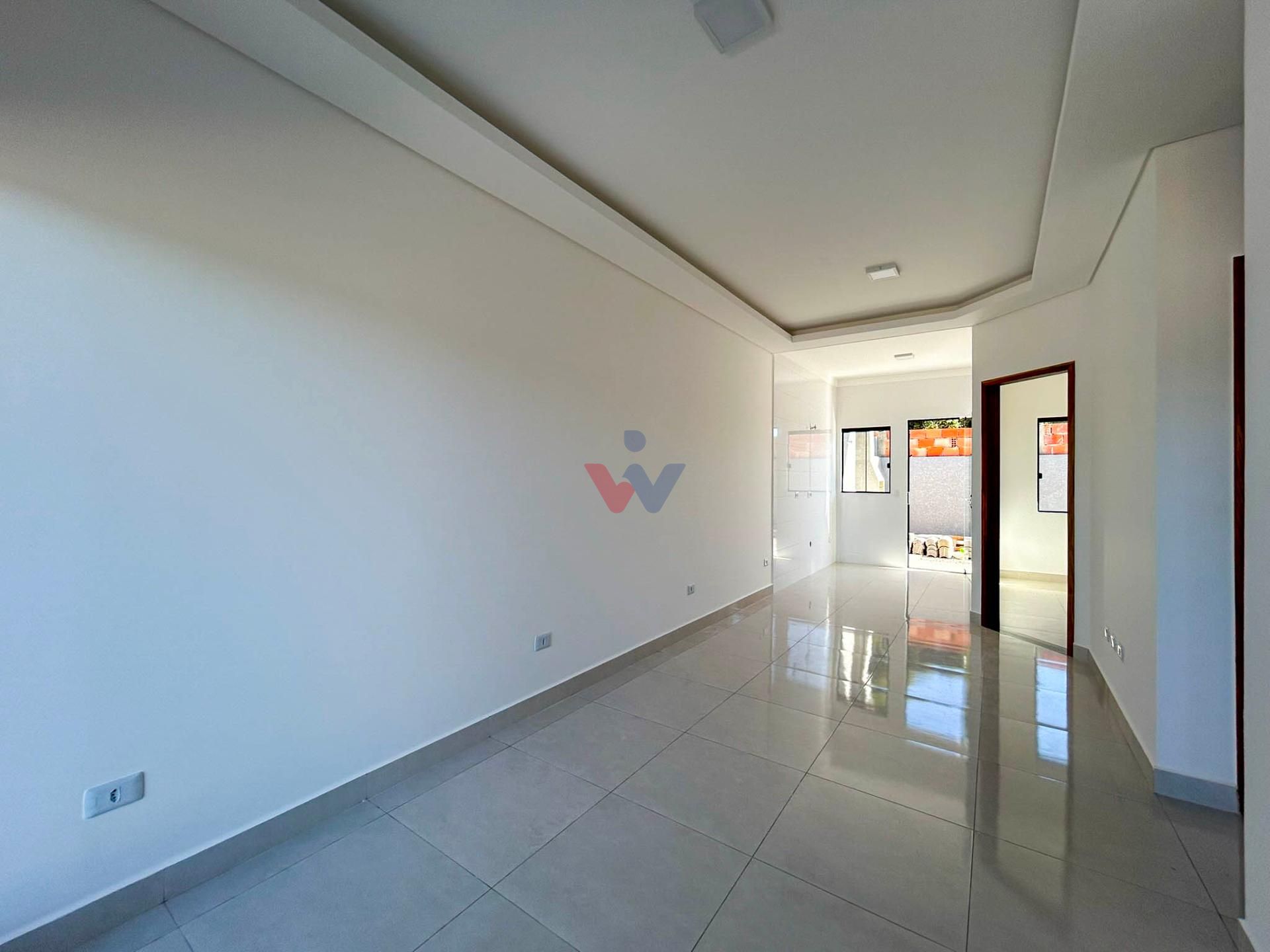 Casa de Esquina com 3 Quartos, Suíte e Amplo Terreno no Veneza...