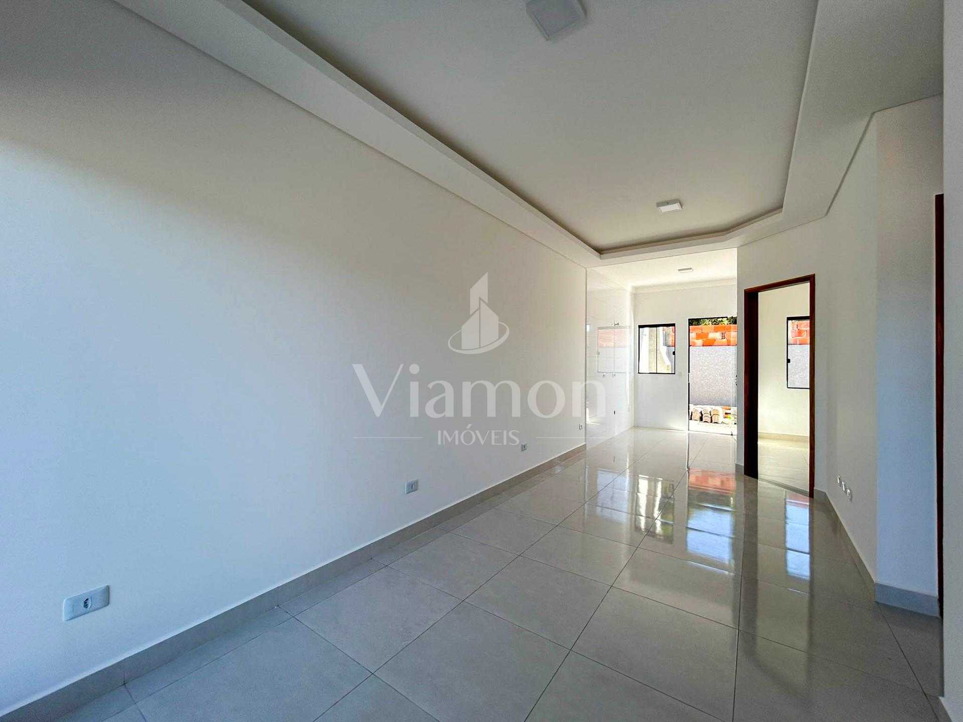 Casa de Esquina com 3 Quartos, Suíte e Amplo Terreno no Veneza...