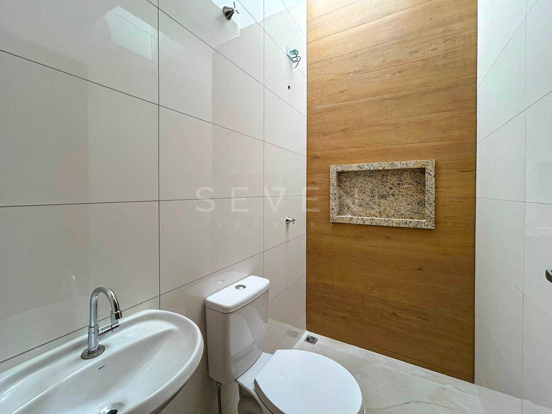 Casa com 3 Quartos, Suíte e Área Gourmet no Bairro Nações - Fa...