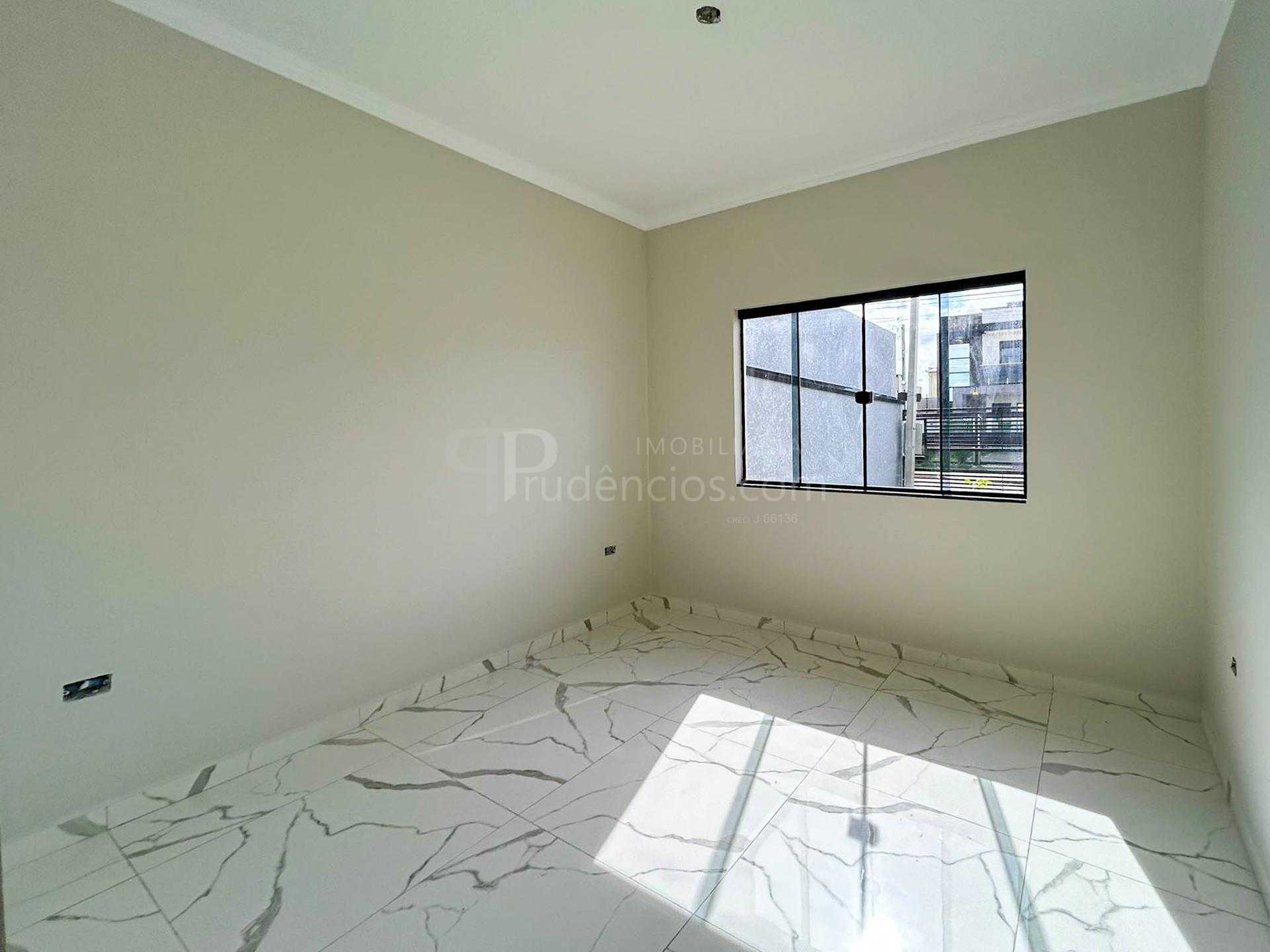 Casa com 3 Quartos, Suíte e Edícula com Churrasqueira no Eucal...