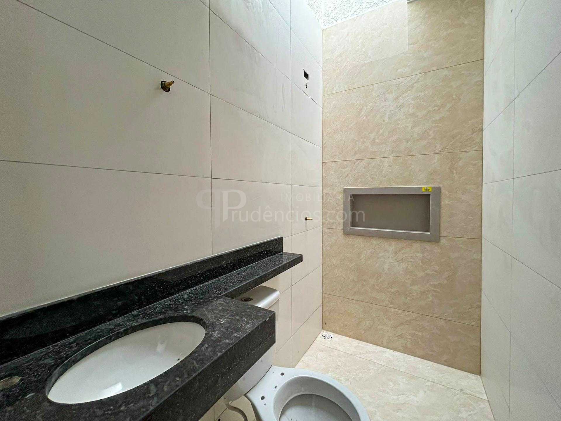 Casa com 3 Quartos, Suíte e Edícula com Churrasqueira no Eucal...