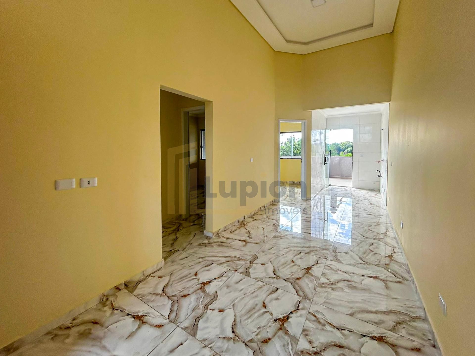 Casa com 3 Quartos e Amplo Terreno no Bairro Iguaçu - Fazenda ...