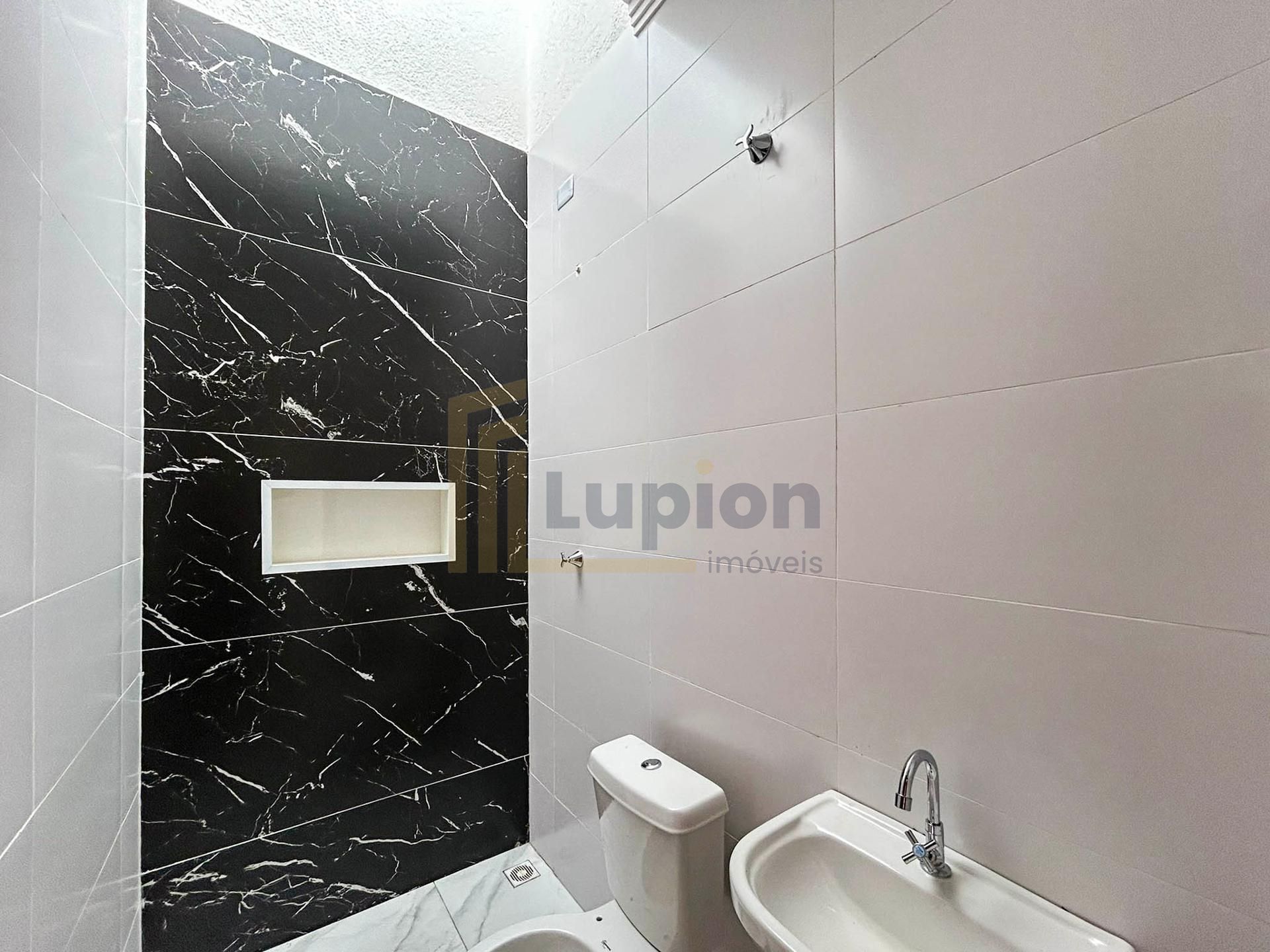 Casa com 3 Quartos e Churrasqueira no Bairro Nações - Fazenda ...