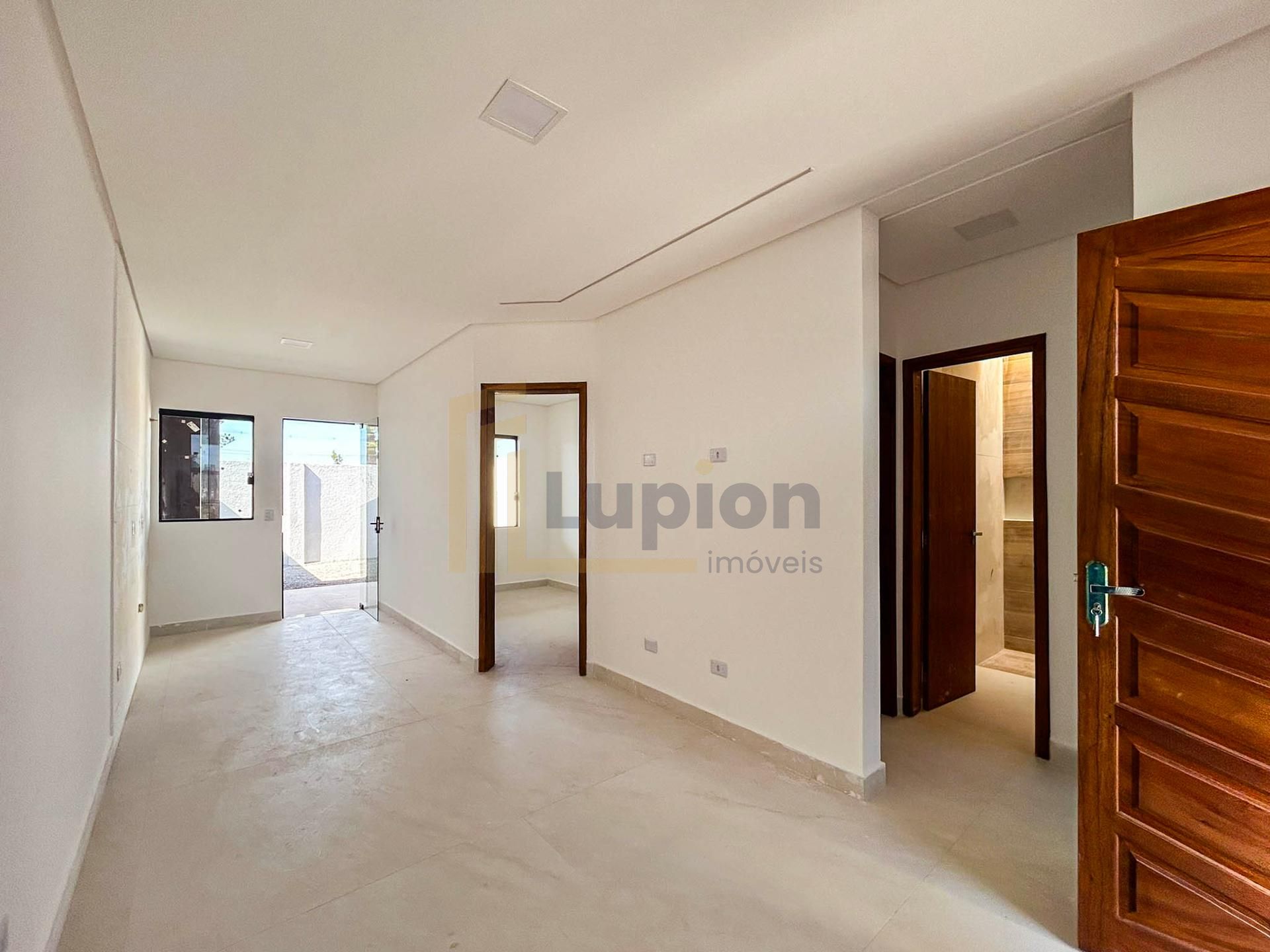 Casa com 3 Quartos e Área Gourmet no Bairro Veneza - Fazenda R...