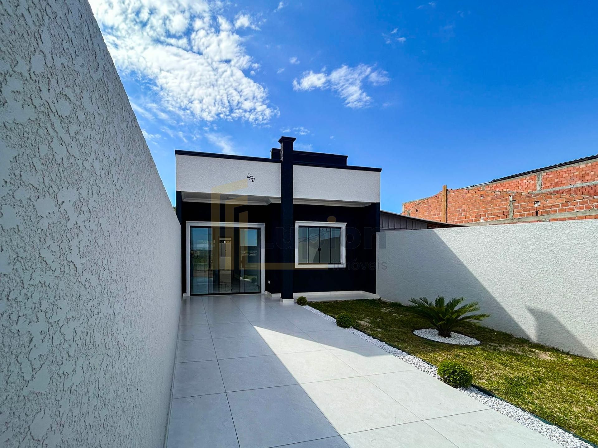 Casa 3 Quartos com Churrasqueira no Bairro Nações - Fazenda Ri...