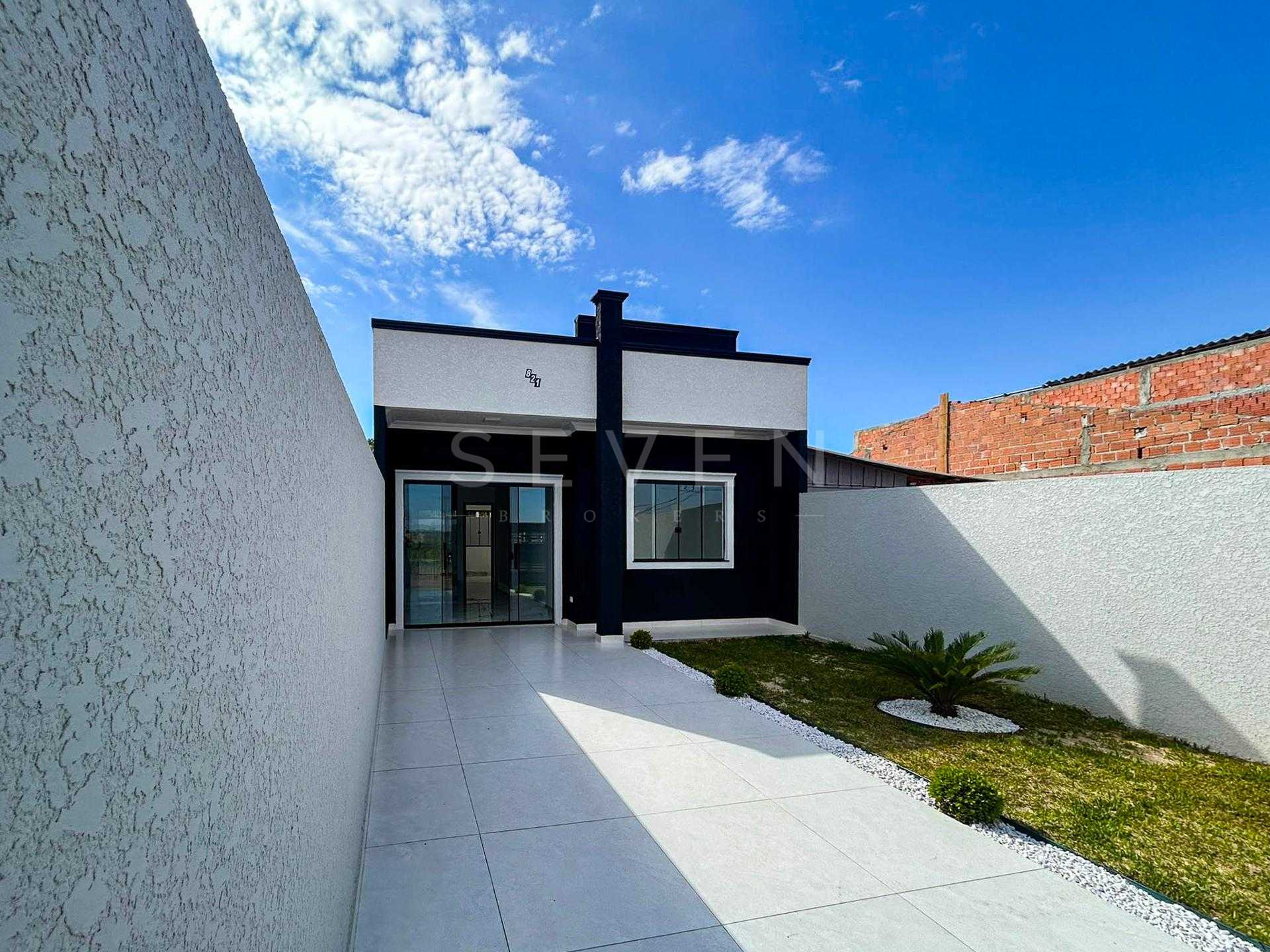 Casa 3 Quartos com Churrasqueira no Bairro Nações - Fazenda Ri...