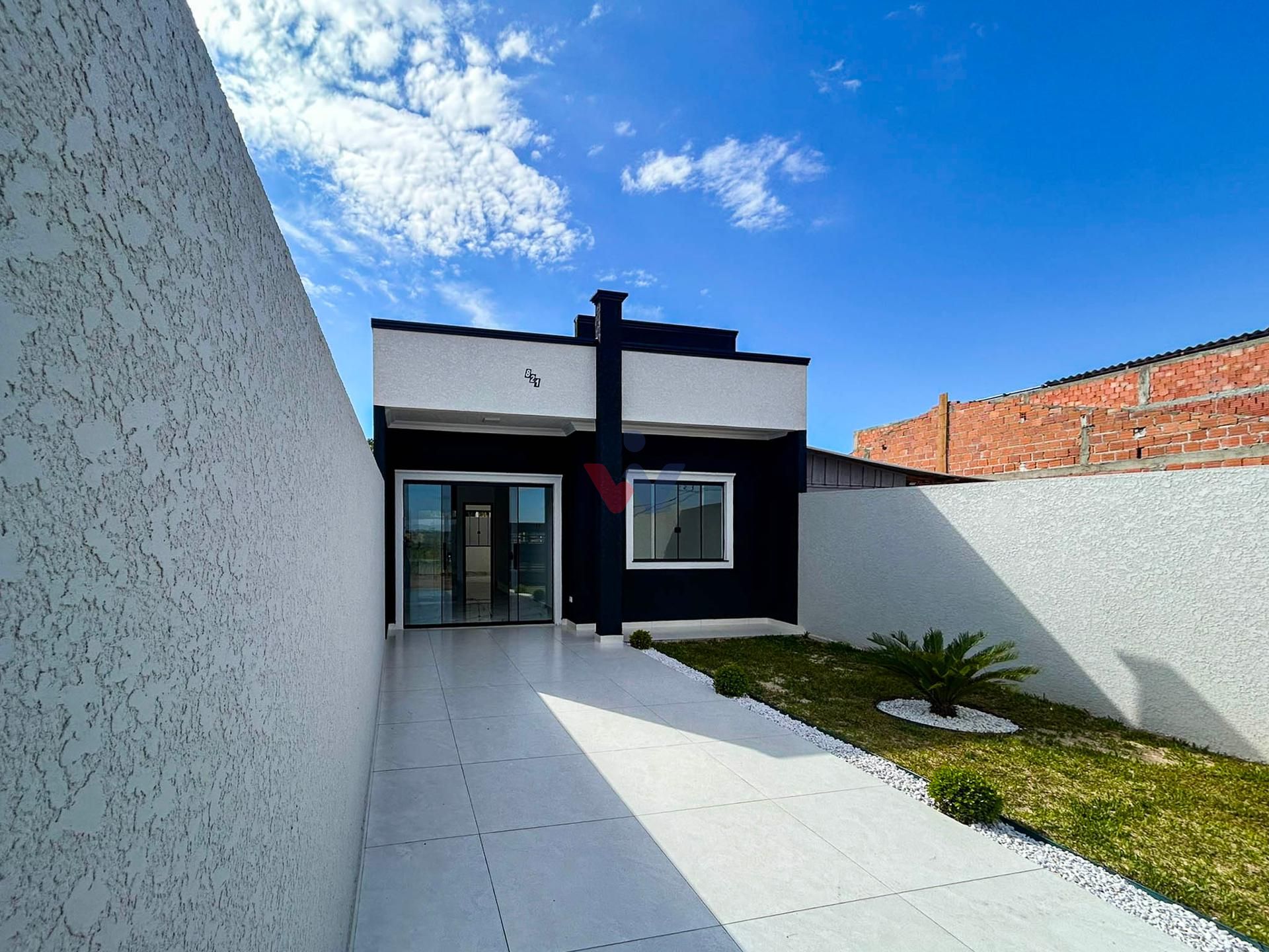 Casa 3 Quartos com Churrasqueira no Bairro Nações - Fazenda Ri...