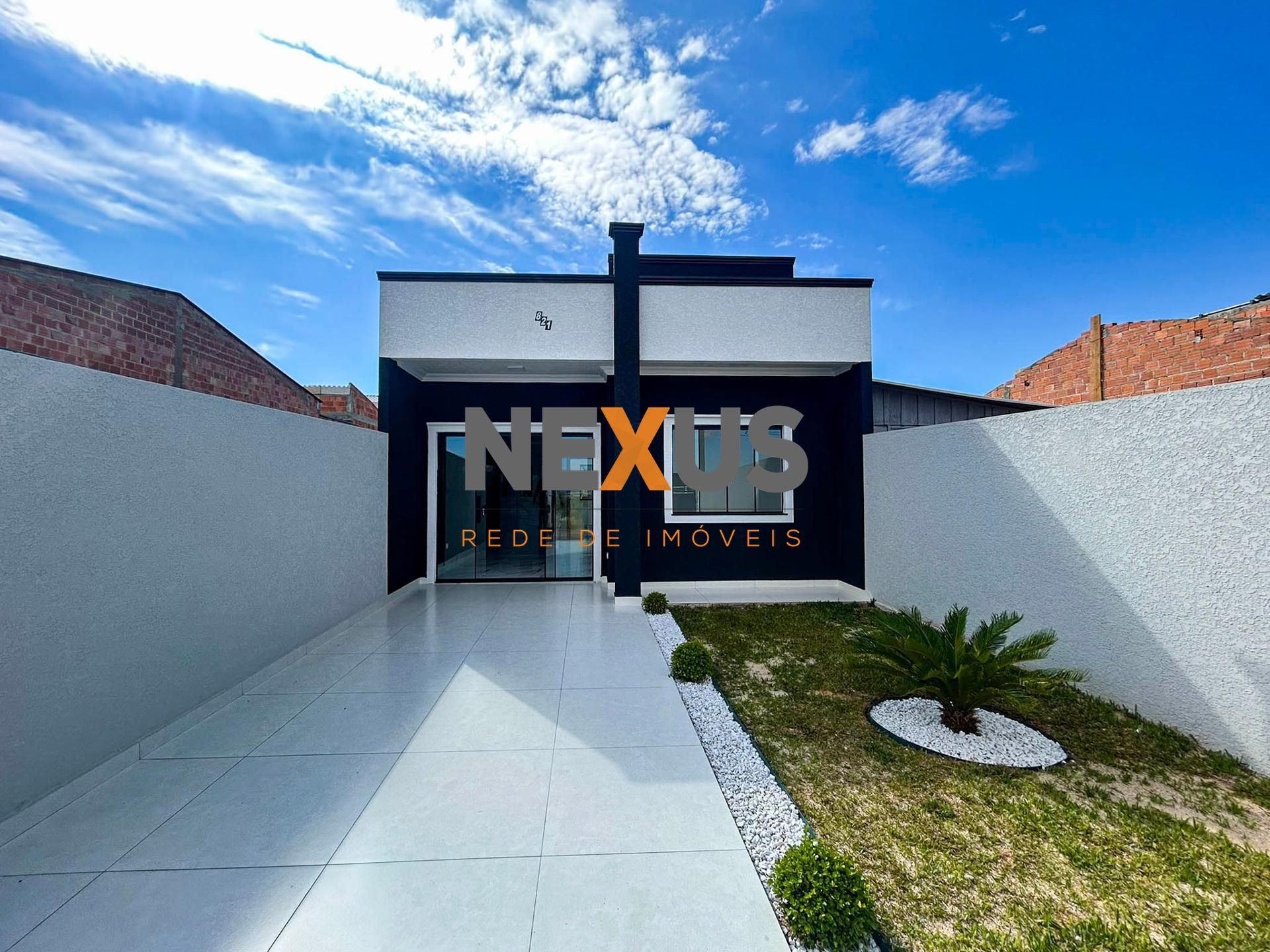 Casa 3 Quartos com Churrasqueira no Bairro Nações - Fazenda Ri...