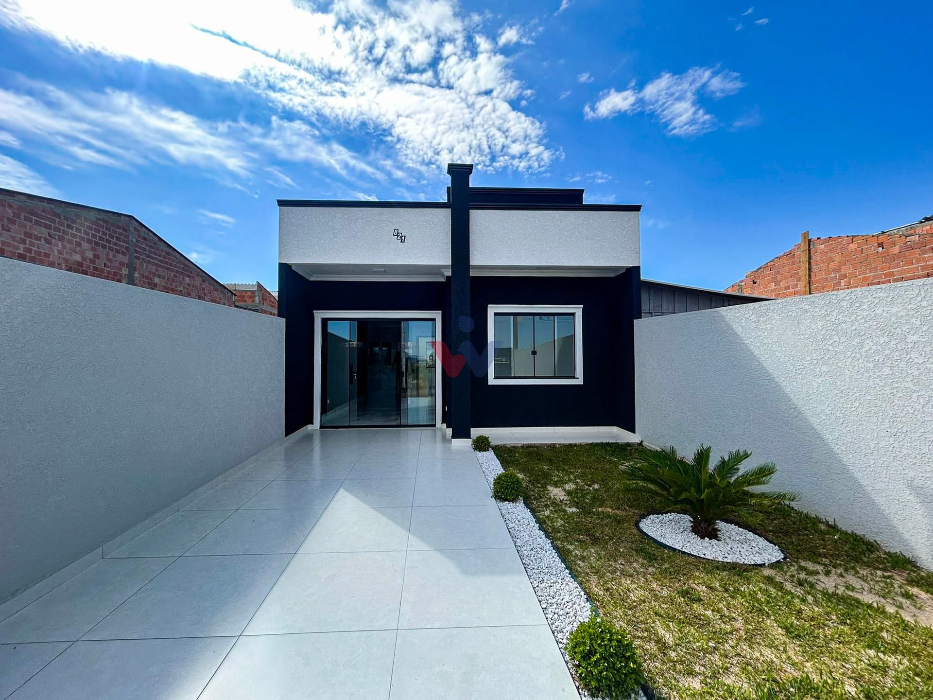 Casa 3 Quartos com Churrasqueira no Bairro Nações - Fazenda Ri...