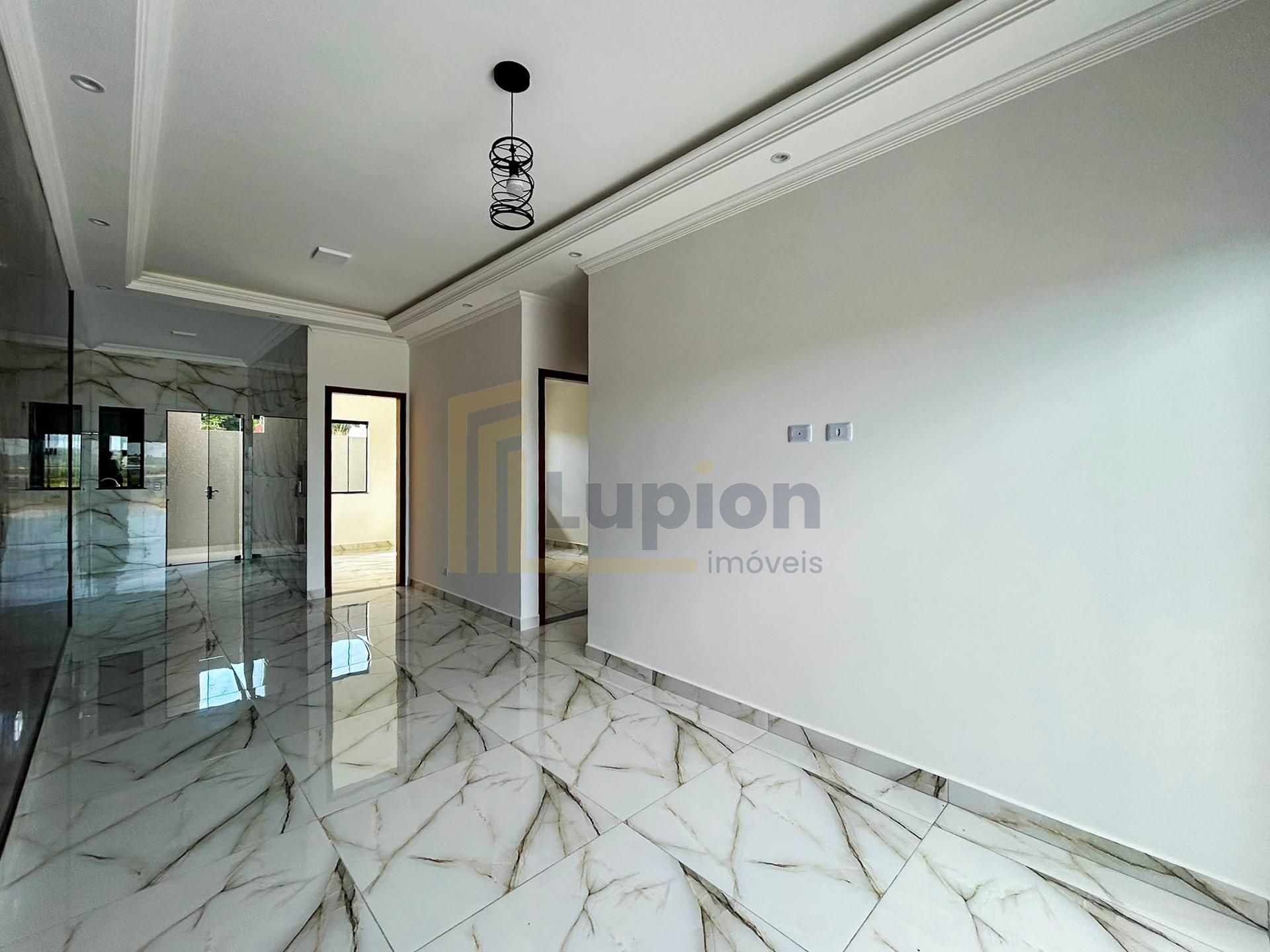 Casa 3 Quartos com Churrasqueira no Bairro Nações - Fazenda Ri...