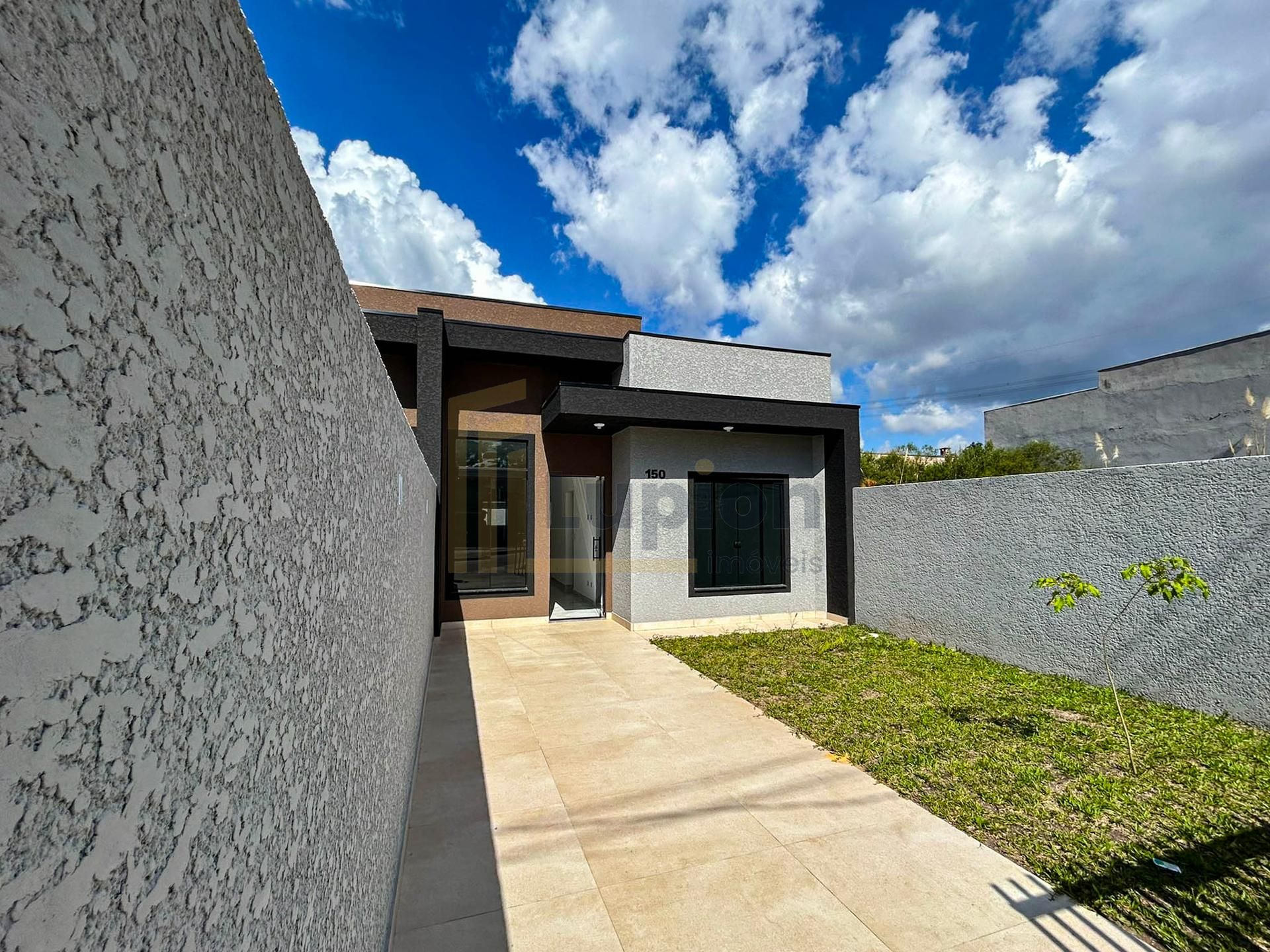 Casa 3 Quartos com Churrasqueira Coberta no Bairro Nações - Fa...
