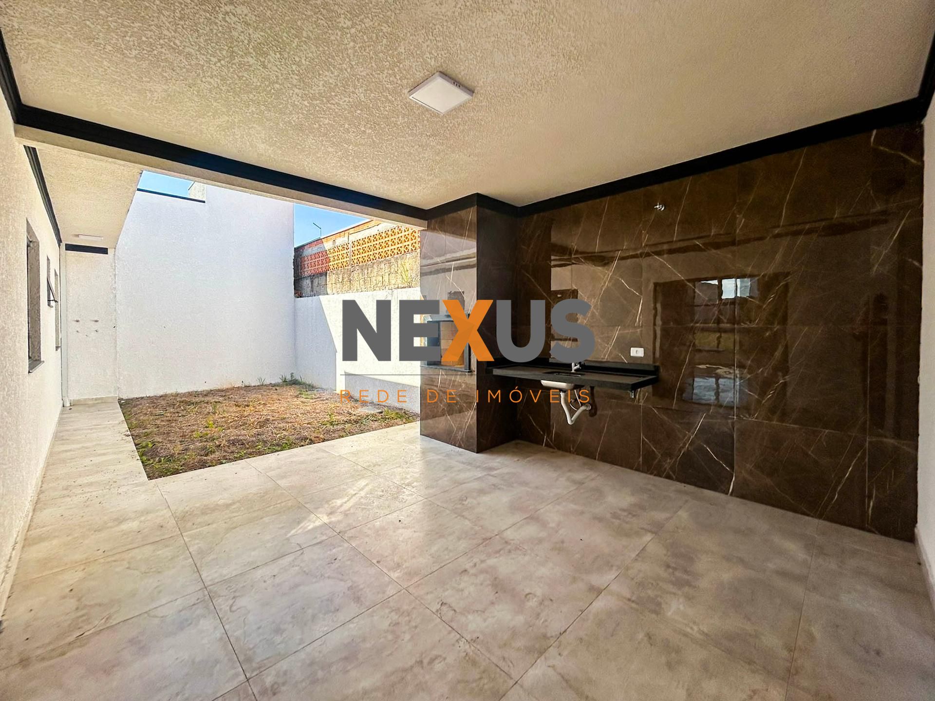 Casa com 3 Quartos, Suíte e Área Gourmet no Bairro Estados - F...
