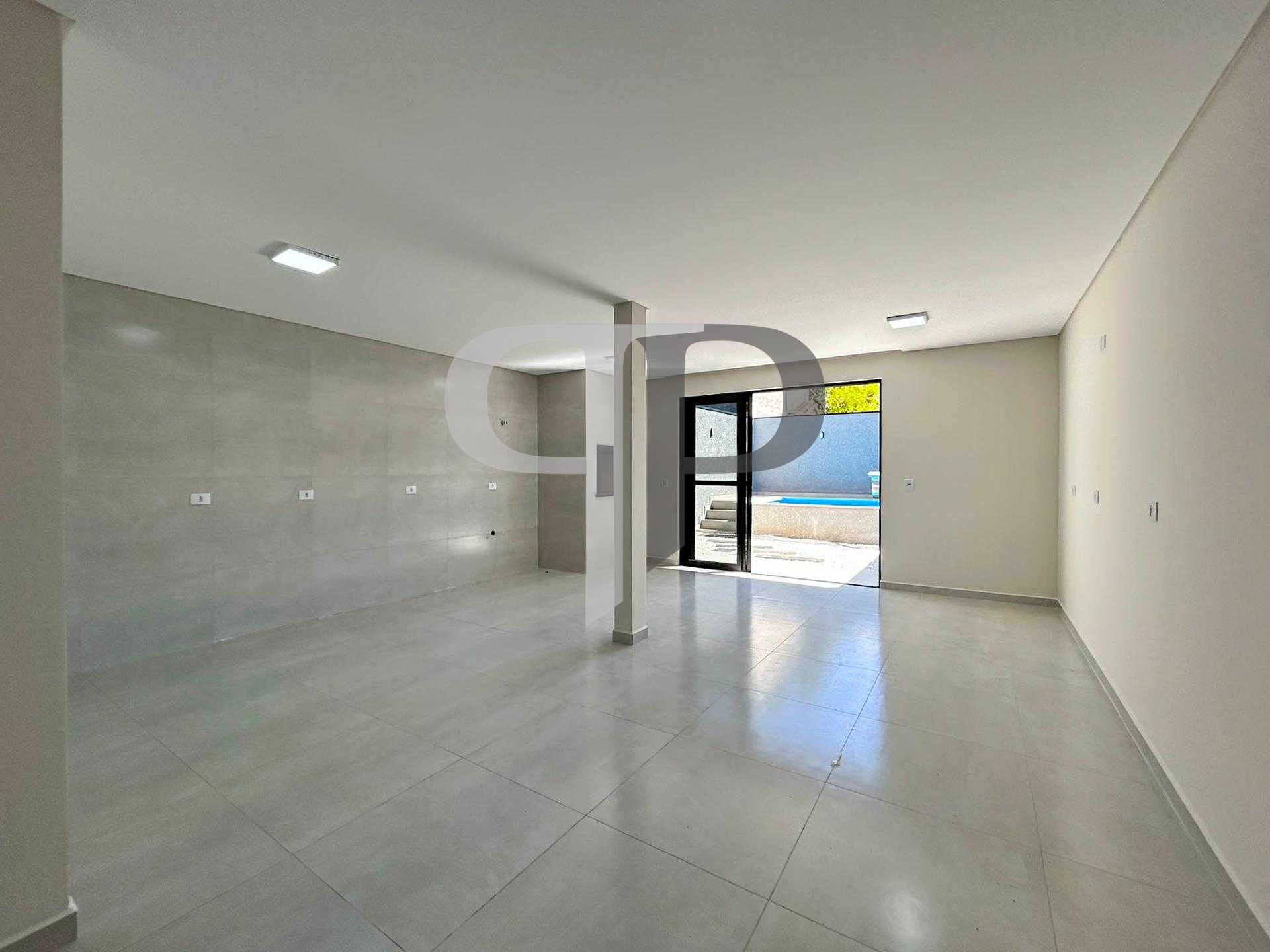 Casa Alto Padrão com 3 Suítes, Piscina e Pé Direito Alto em Fa...