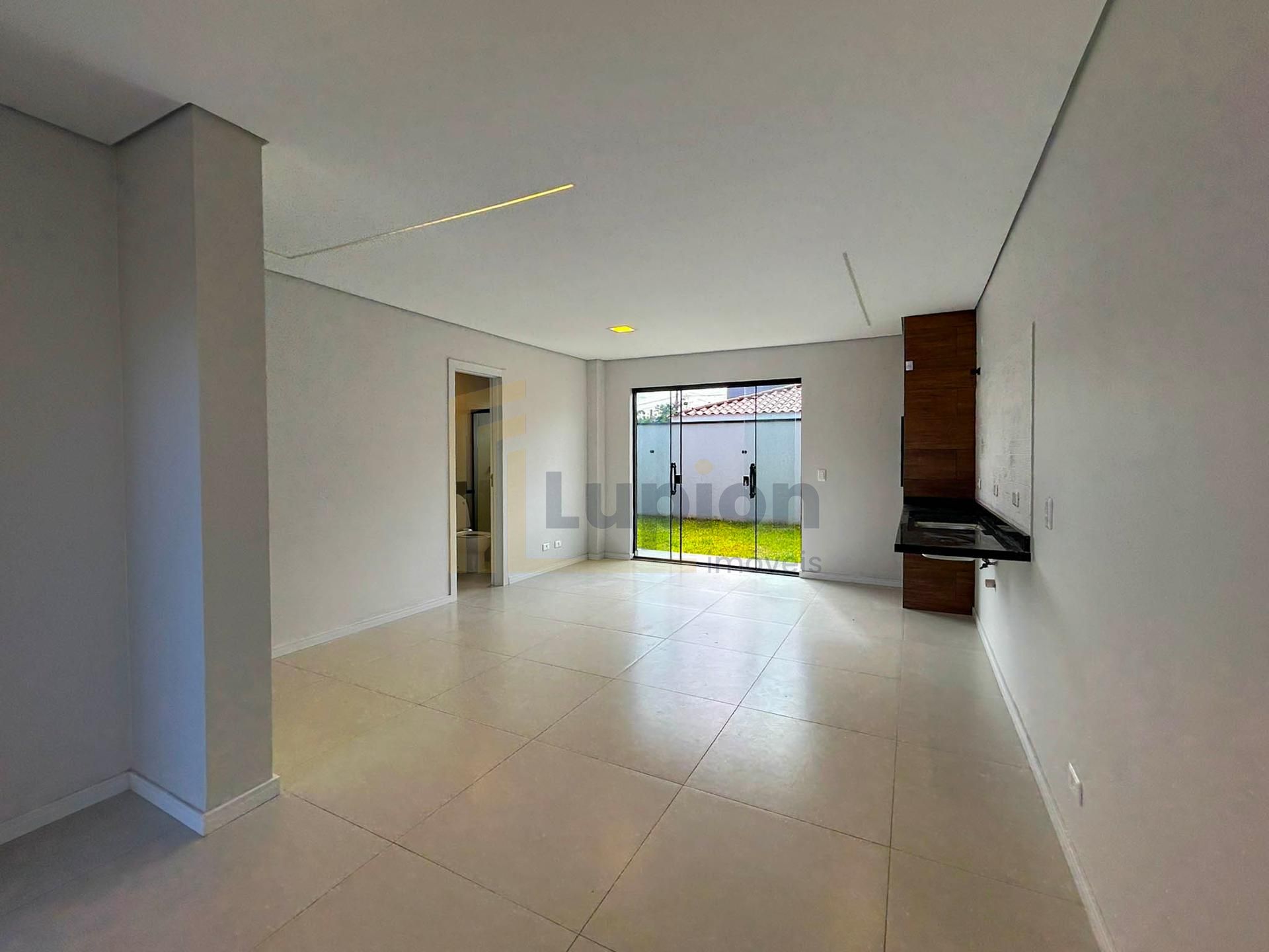 Casa Alto Padrão com 2 Quartos, Suíte no Estados - Fazenda Rio...
