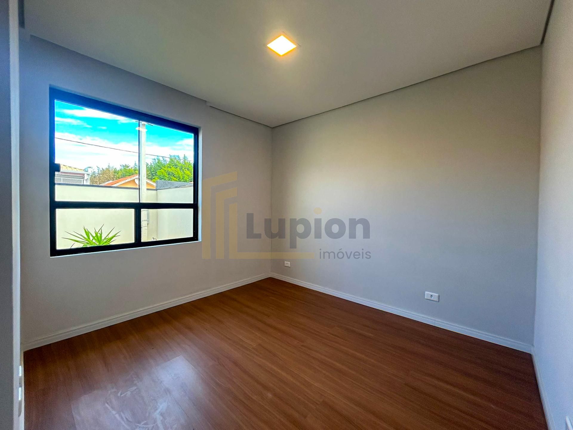 Casa Alto Padrão com 2 Quartos, Suíte no Estados - Fazenda Rio...