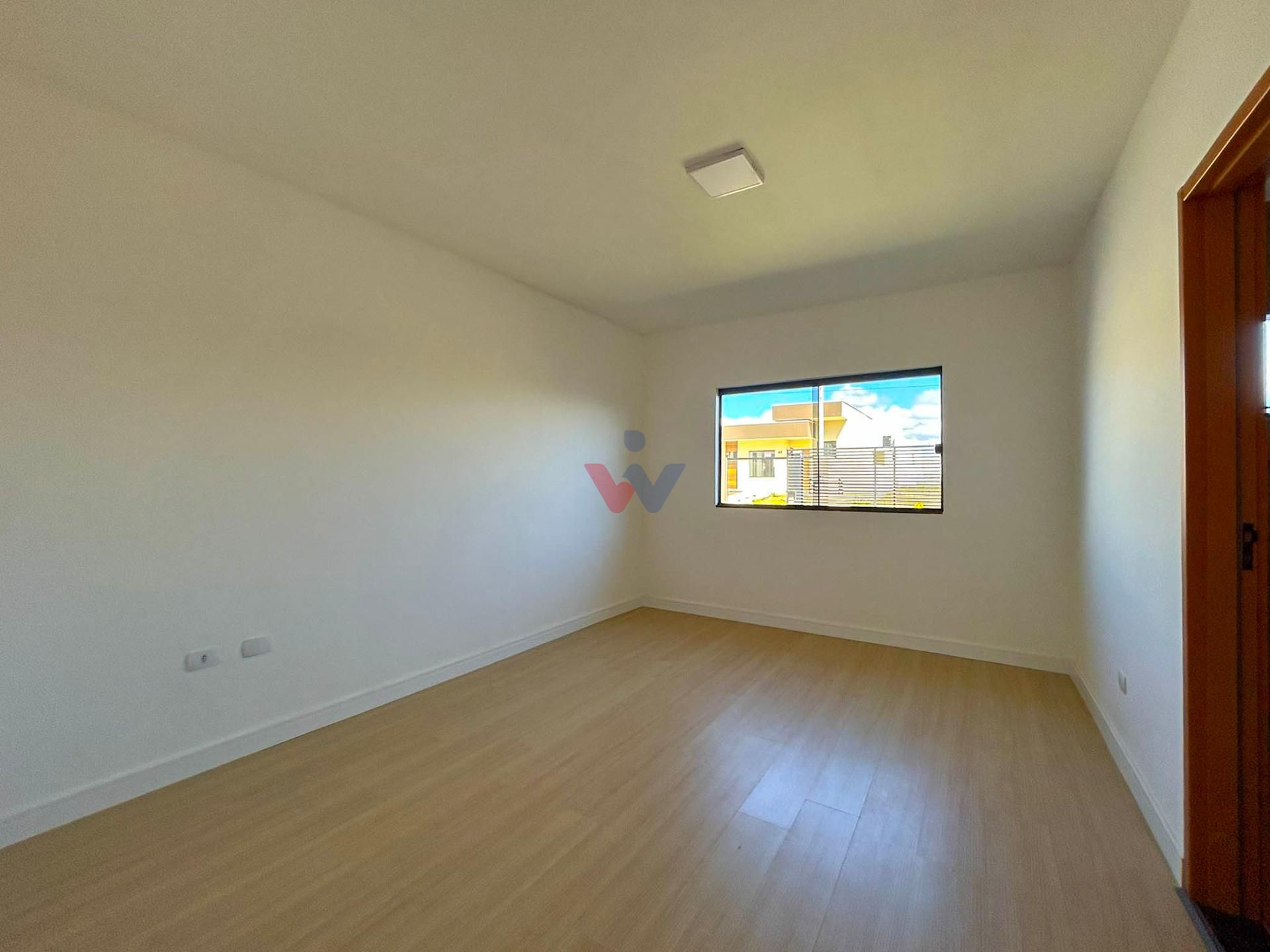 Casa com 3 Quartos e Suíte   Amplo Terreno no Eucaliptos em Fa...