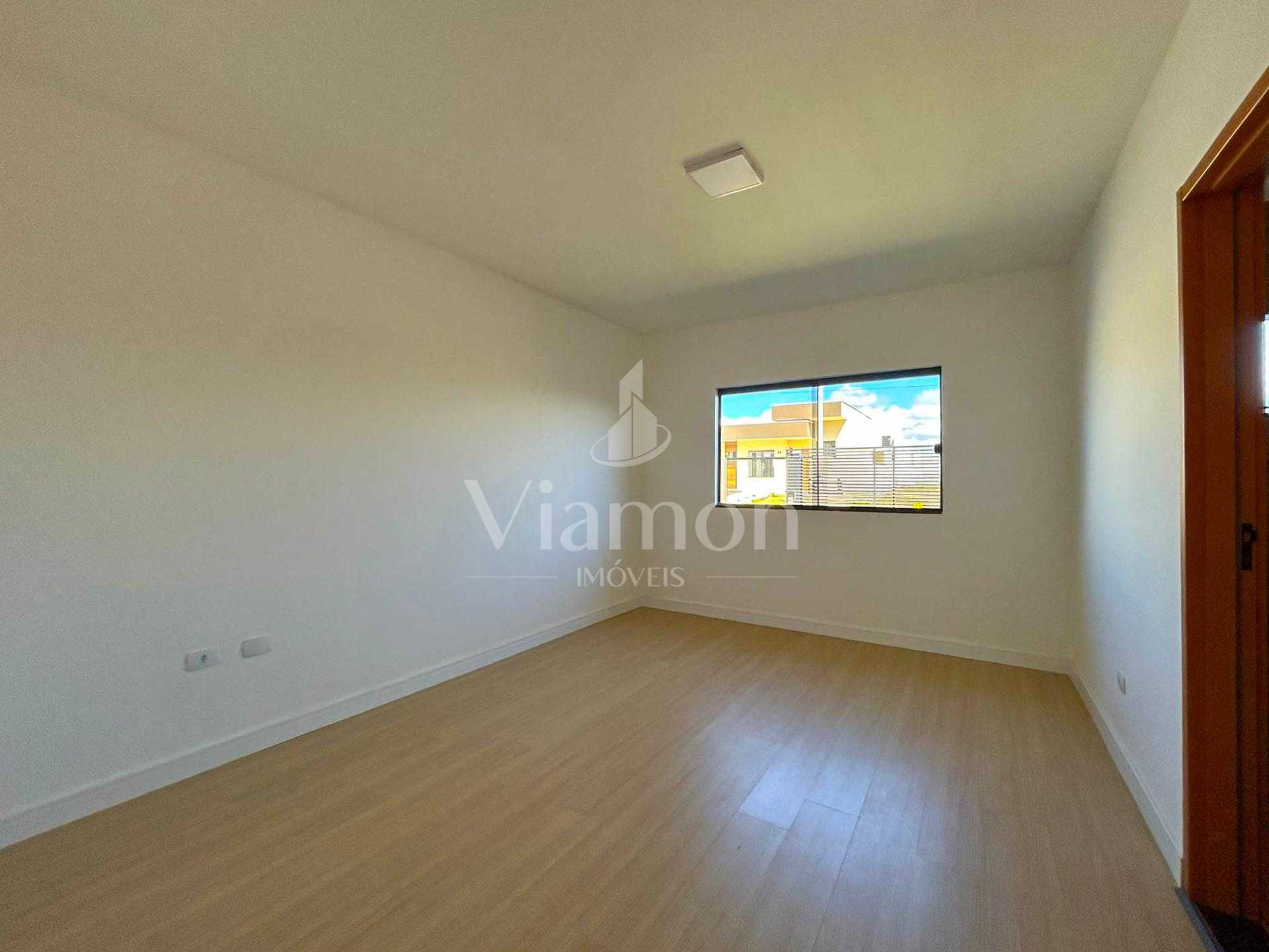 Casa com 3 Quartos e Suíte   Amplo Terreno no Eucaliptos em Fa...