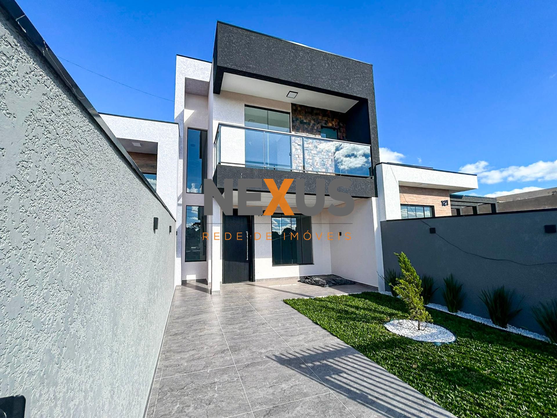 Sobrado com 3 Quartos e 118m no Bairro Eucaliptos - Fazenda R...