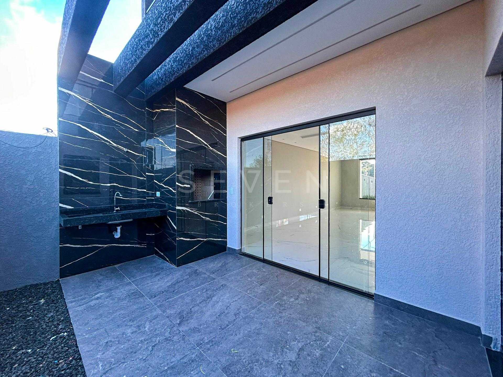 Sobrado com 3 Quartos e 118m  no Bairro Eucaliptos - Fazenda R...