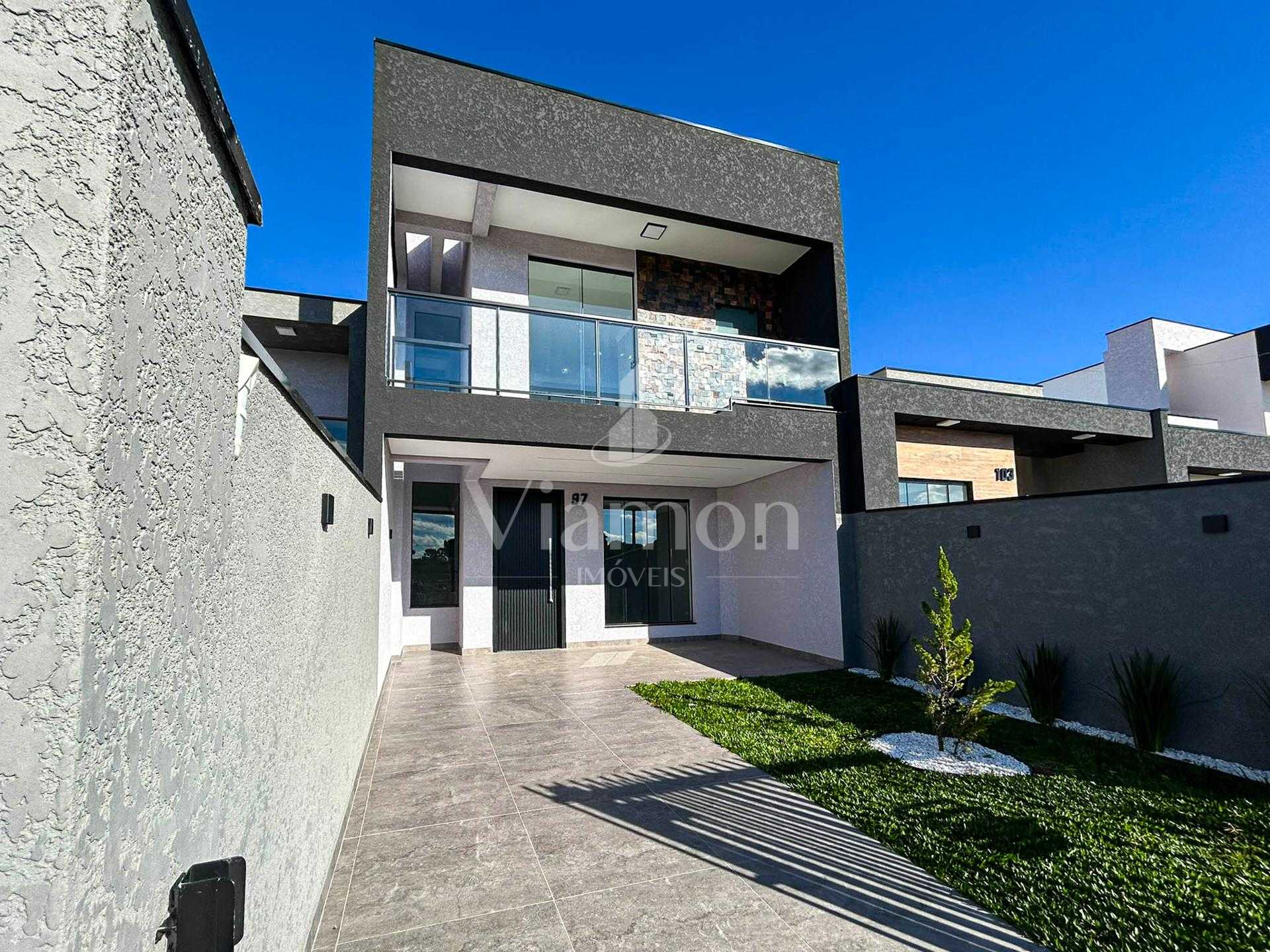 Sobrado com 3 Quartos e Suíte no Bairro Eucaliptos - Fazenda R...