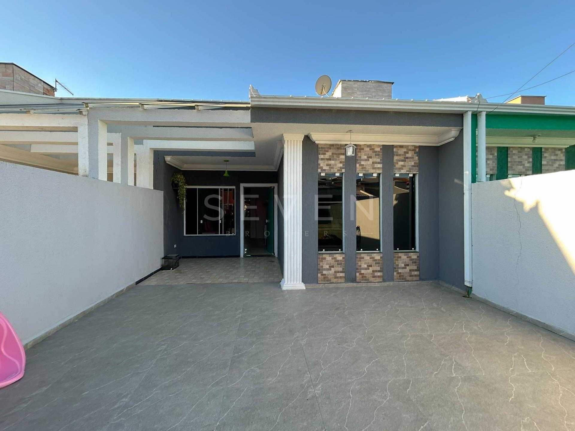 Casa com 3 Quartos e Espaço Coberto nos Fundos no Gralha Azul ...