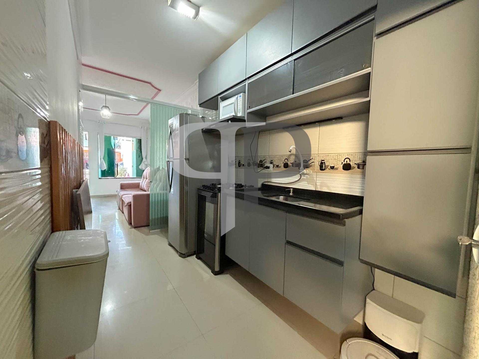 Casa com 3 Quartos e Espaço Coberto nos Fundos no Gralha Azul ...