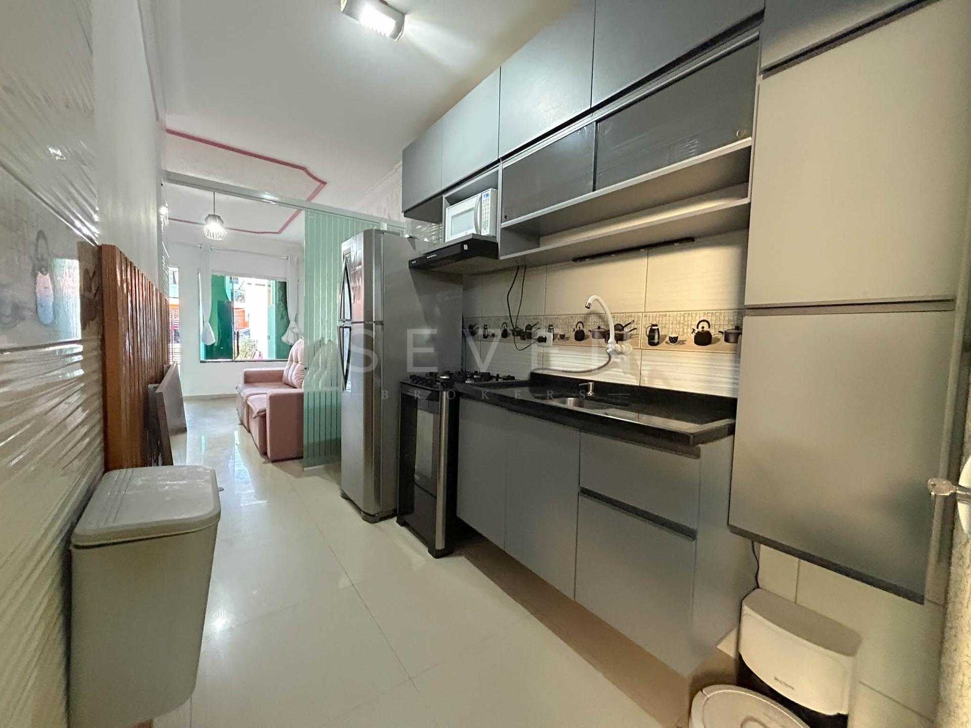 Casa com 3 Quartos e Espaço Coberto nos Fundos no Gralha Azul ...