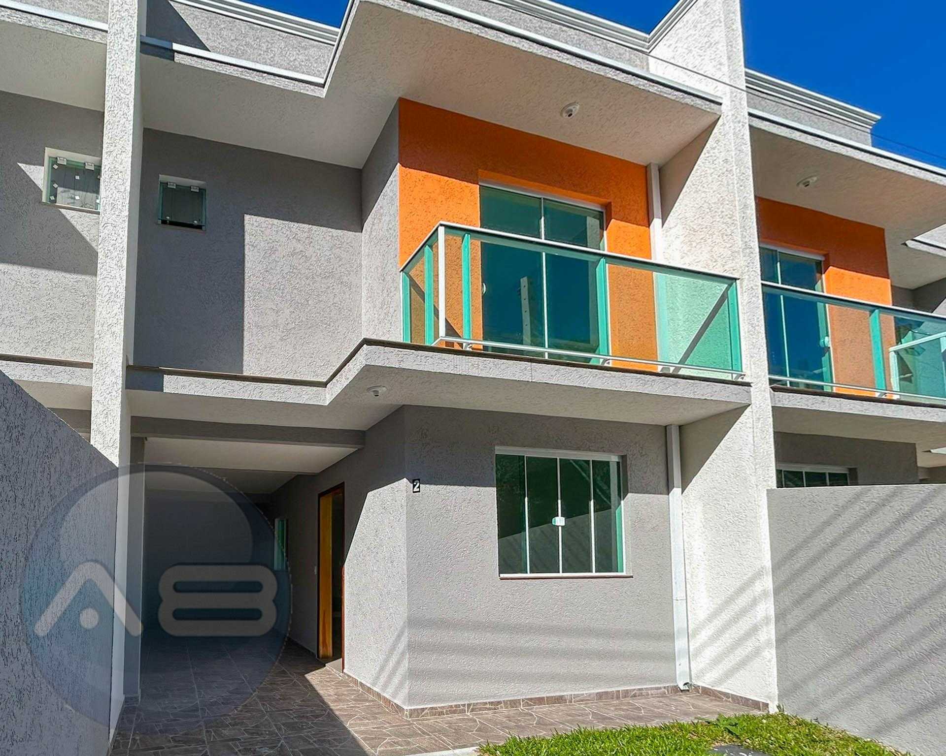 Sobrado com 3 Quartos, Sacada e Garagem Coberta no Campo de Sa...