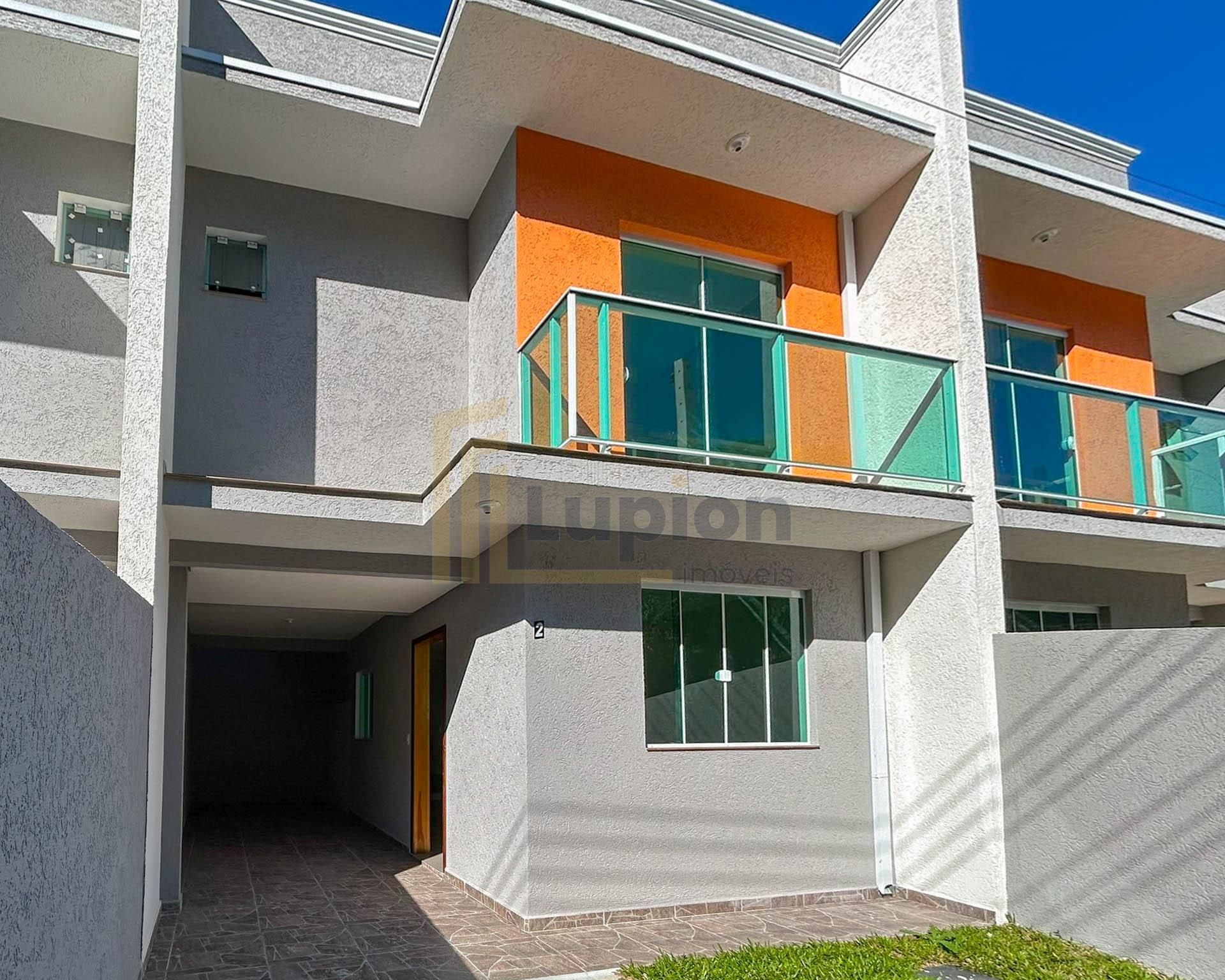 Sobrado com 3 Quartos, Sacada e Garagem Coberta no Campo de Sa...