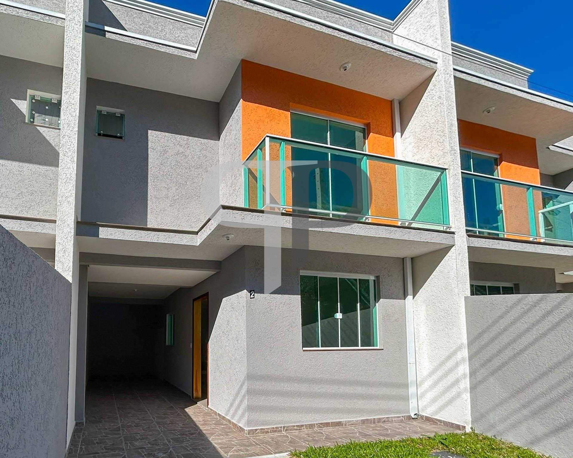 Sobrado com 3 Quartos, Sacada e Garagem Coberta no Campo de Sa...