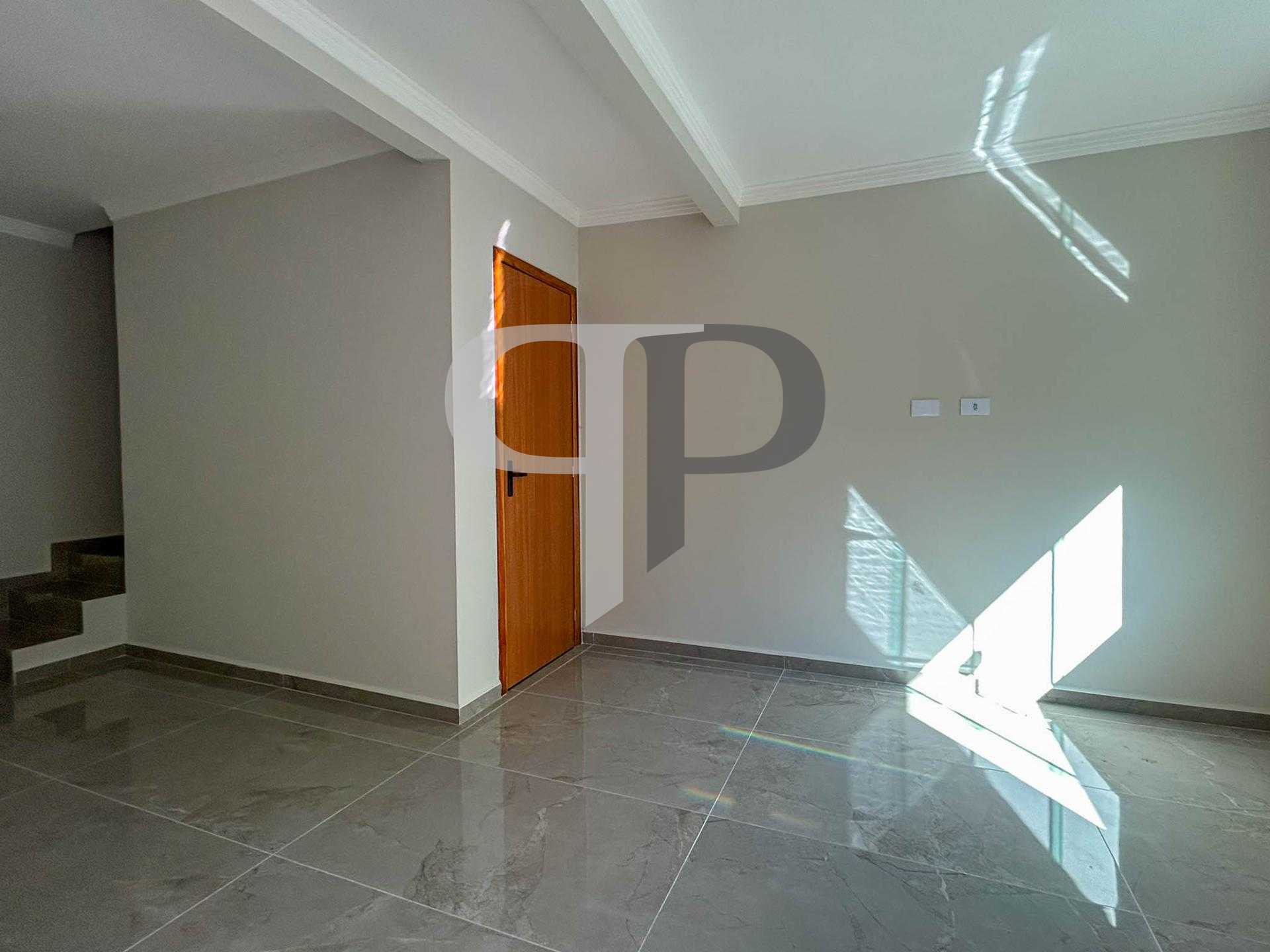 Sobrado com 3 Quartos, Sacada e Garagem Coberta no Campo de Sa...