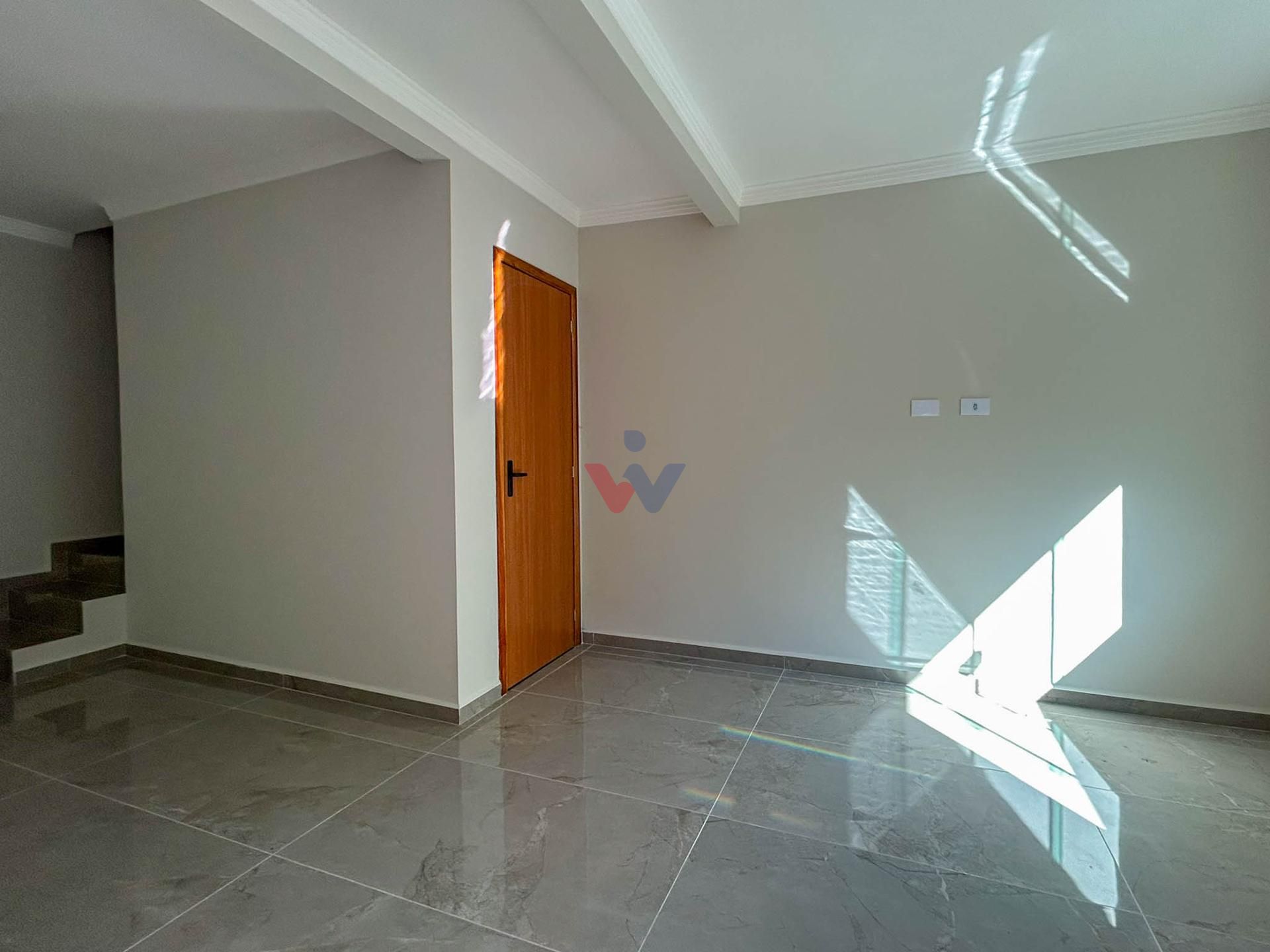 Sobrado com 3 Quartos, Sacada e Garagem Coberta no Campo de Sa...