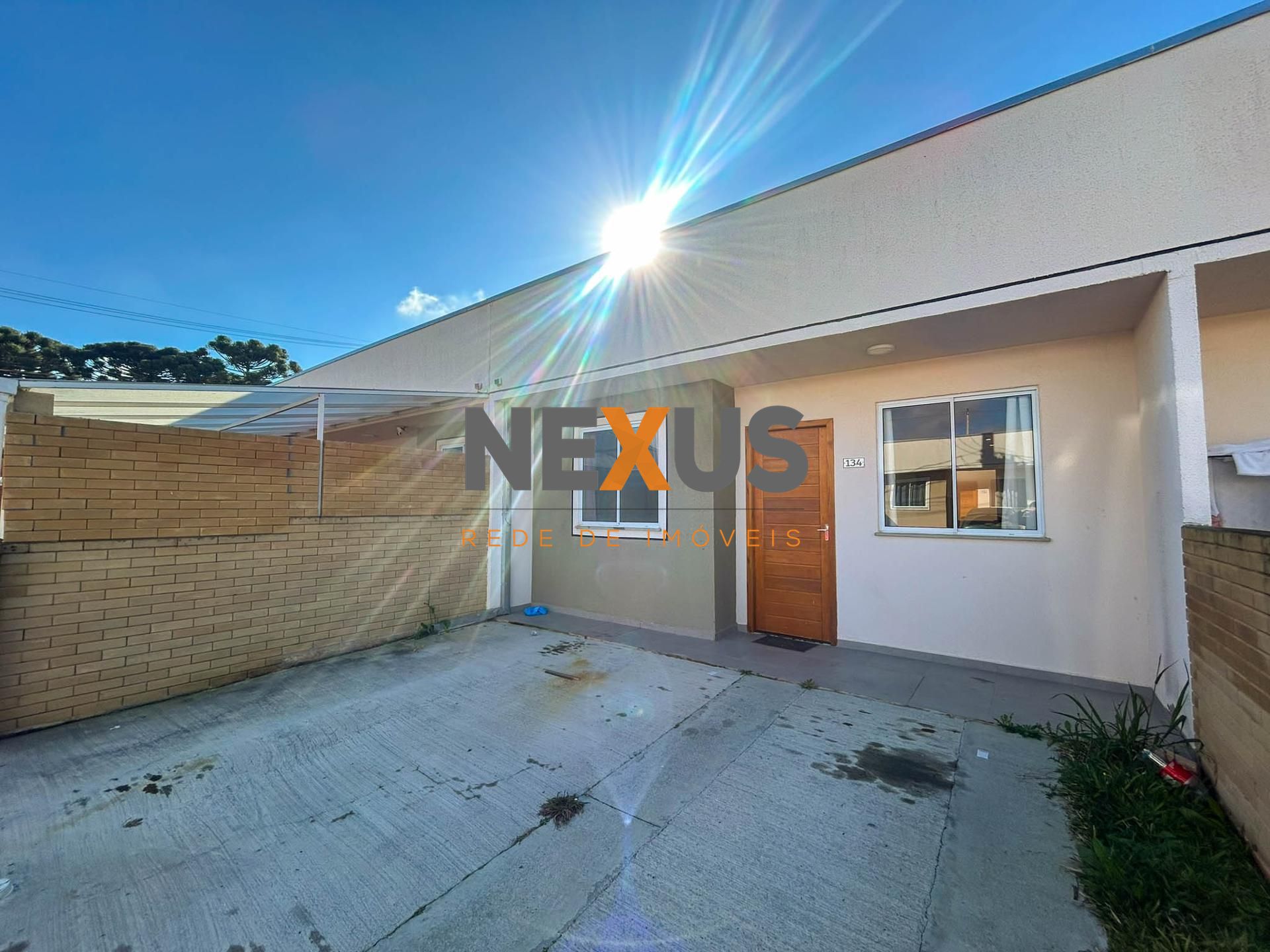 Casa com 2 Quartos e Cozinha Planejada no Santa Terezinha