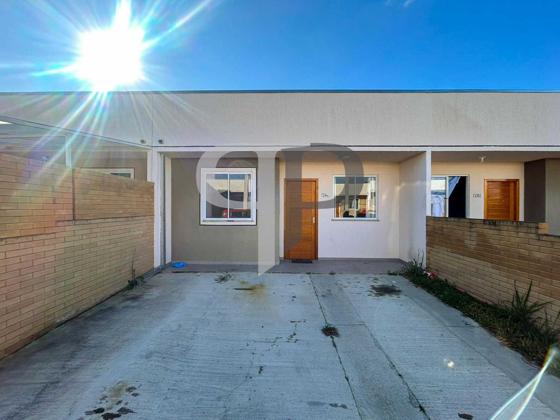 Casa com 2 Quartos e Cozinha Planejada no Santa Terezinha