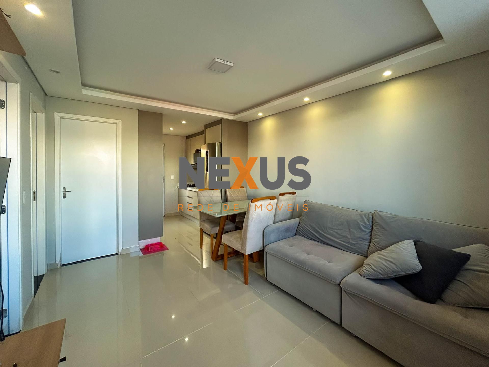 Casa com 2 Quartos e Cozinha Planejada no Santa Terezinha