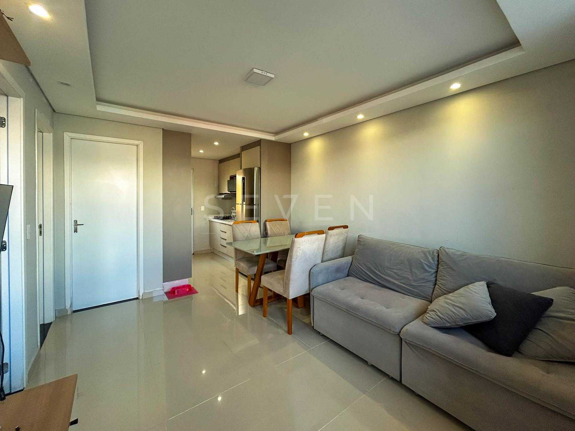Casa com 2 Quartos e Cozinha Planejada no Santa Terezinha