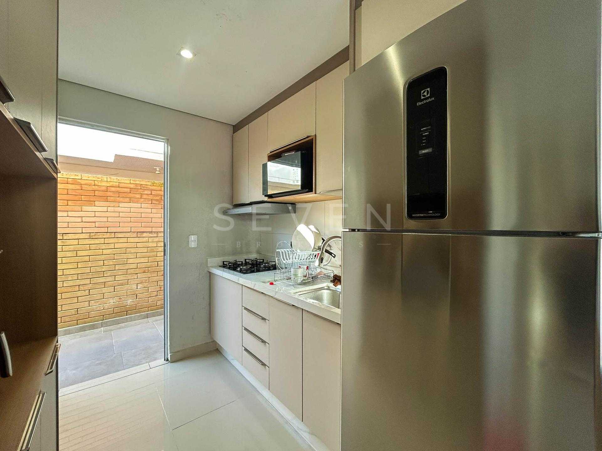 Casa com 2 Quartos e Cozinha Planejada no Santa Terezinha