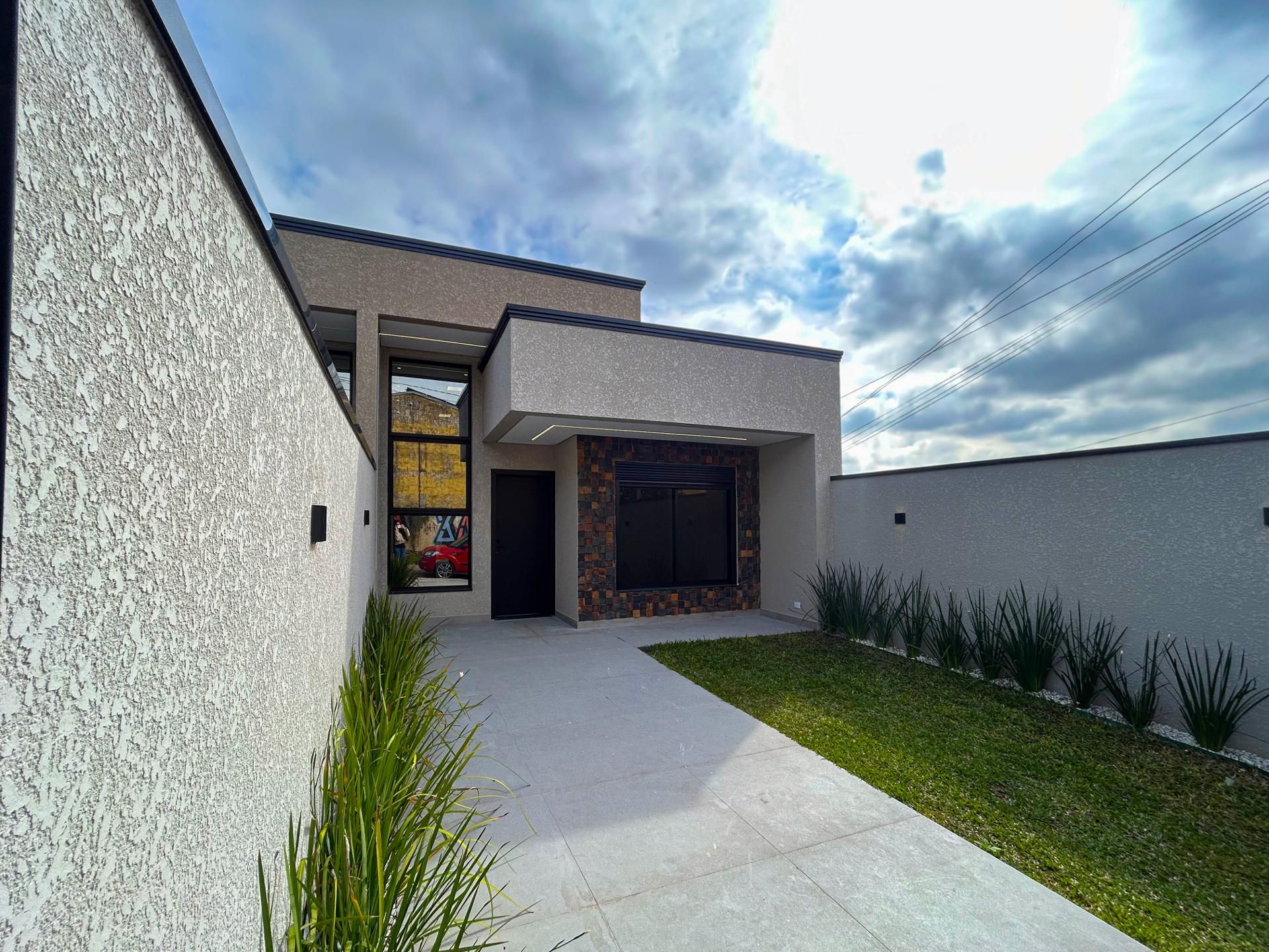Casa Alto Padrão com Piscina e Área Gourmet, Bairro Nações - F...