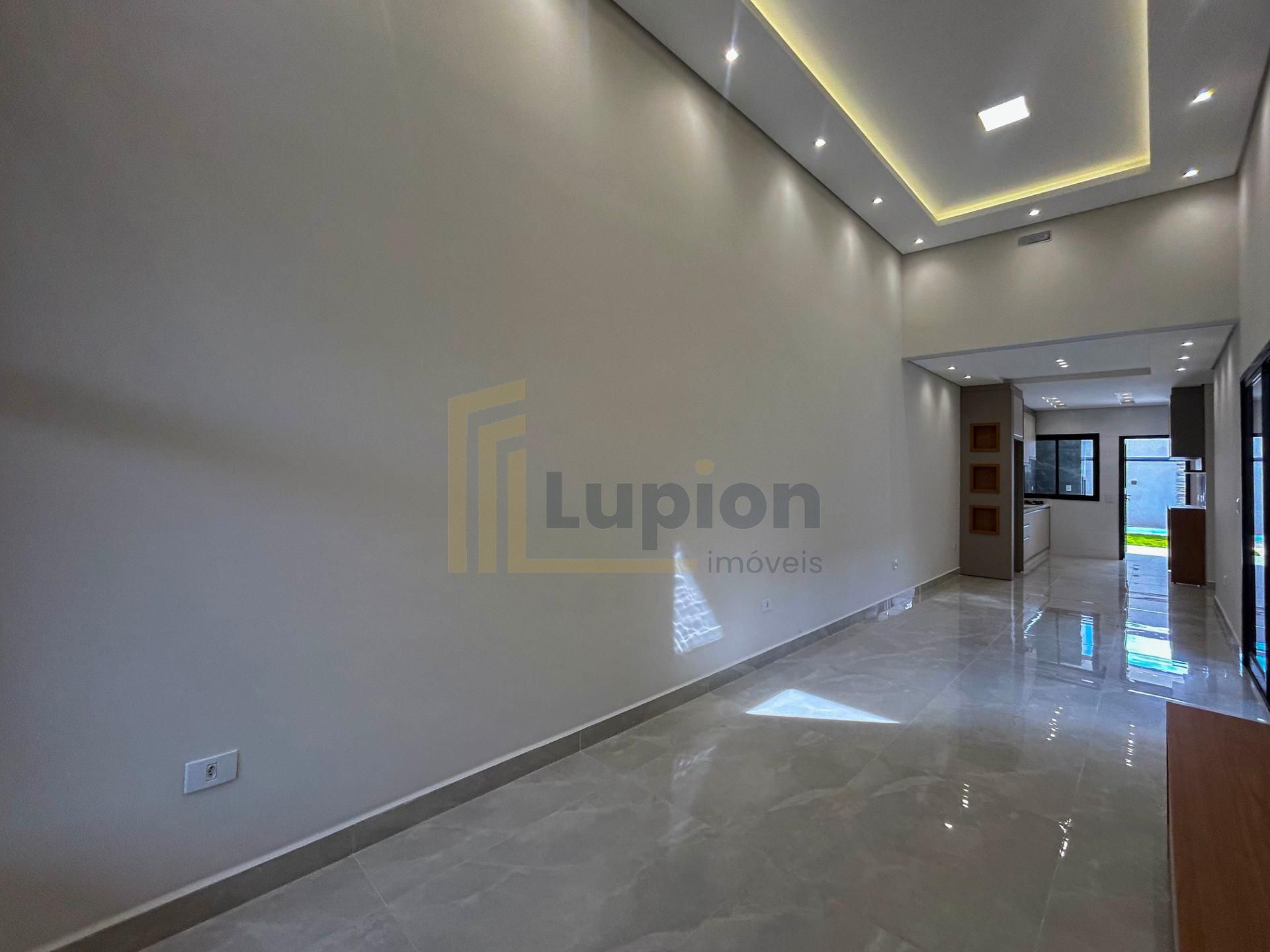 Casa Alto Padrão com Piscina e Área Gourmet, Bairro Nações - F...