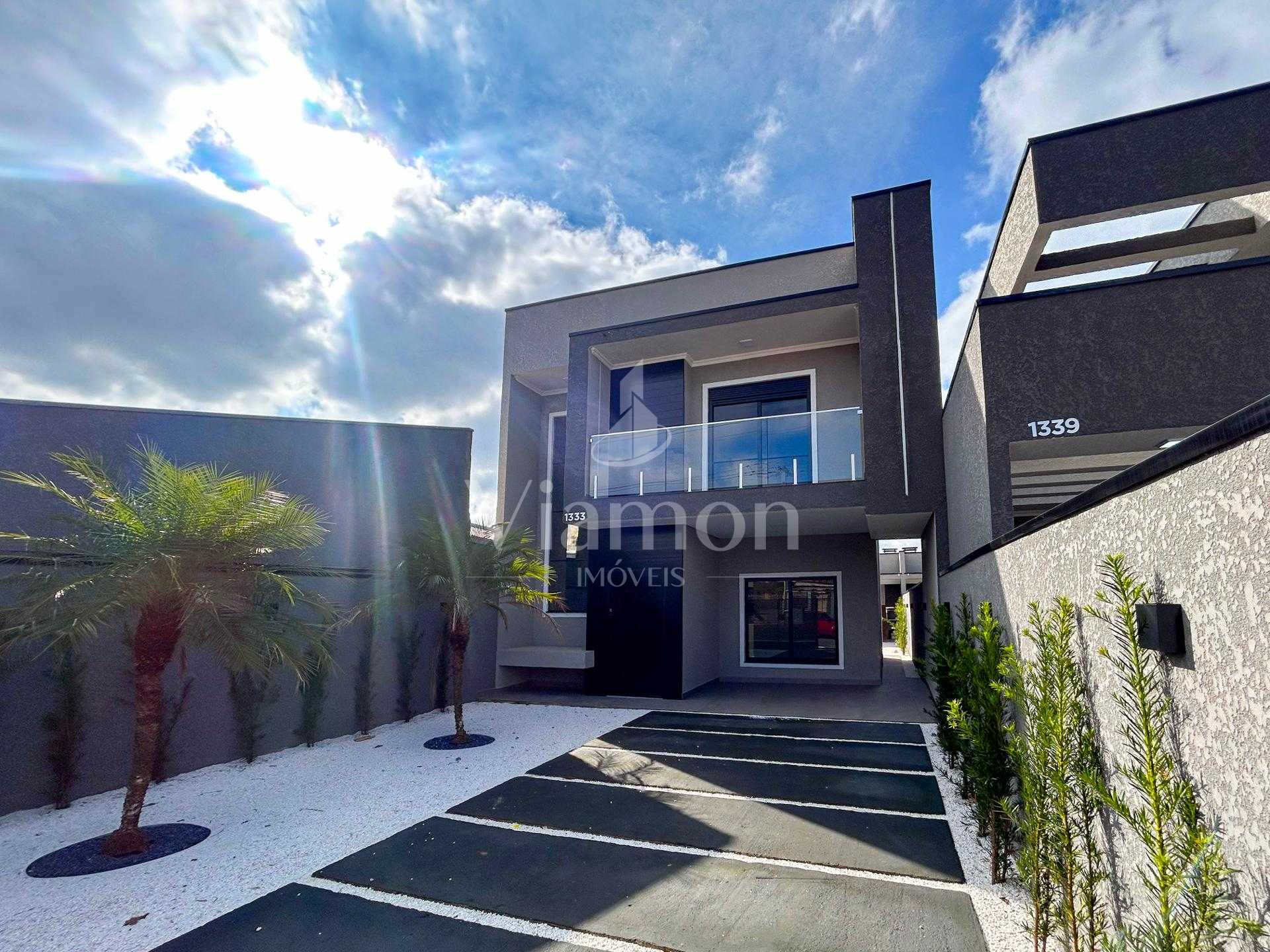 Casa Alto Padrão com Piscina e Edícula no bairro Eucaliptos - ...