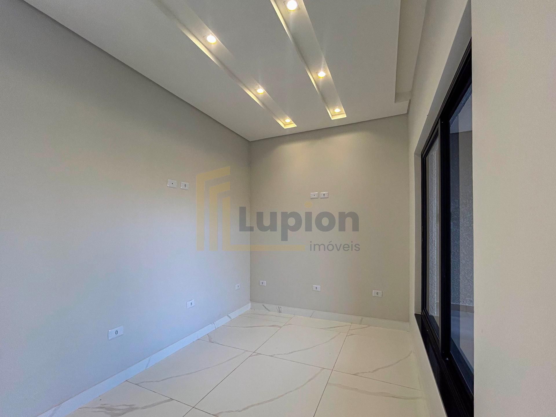 Casa Alto Padrão com Piscina e Edícula no bairro Eucaliptos - ...