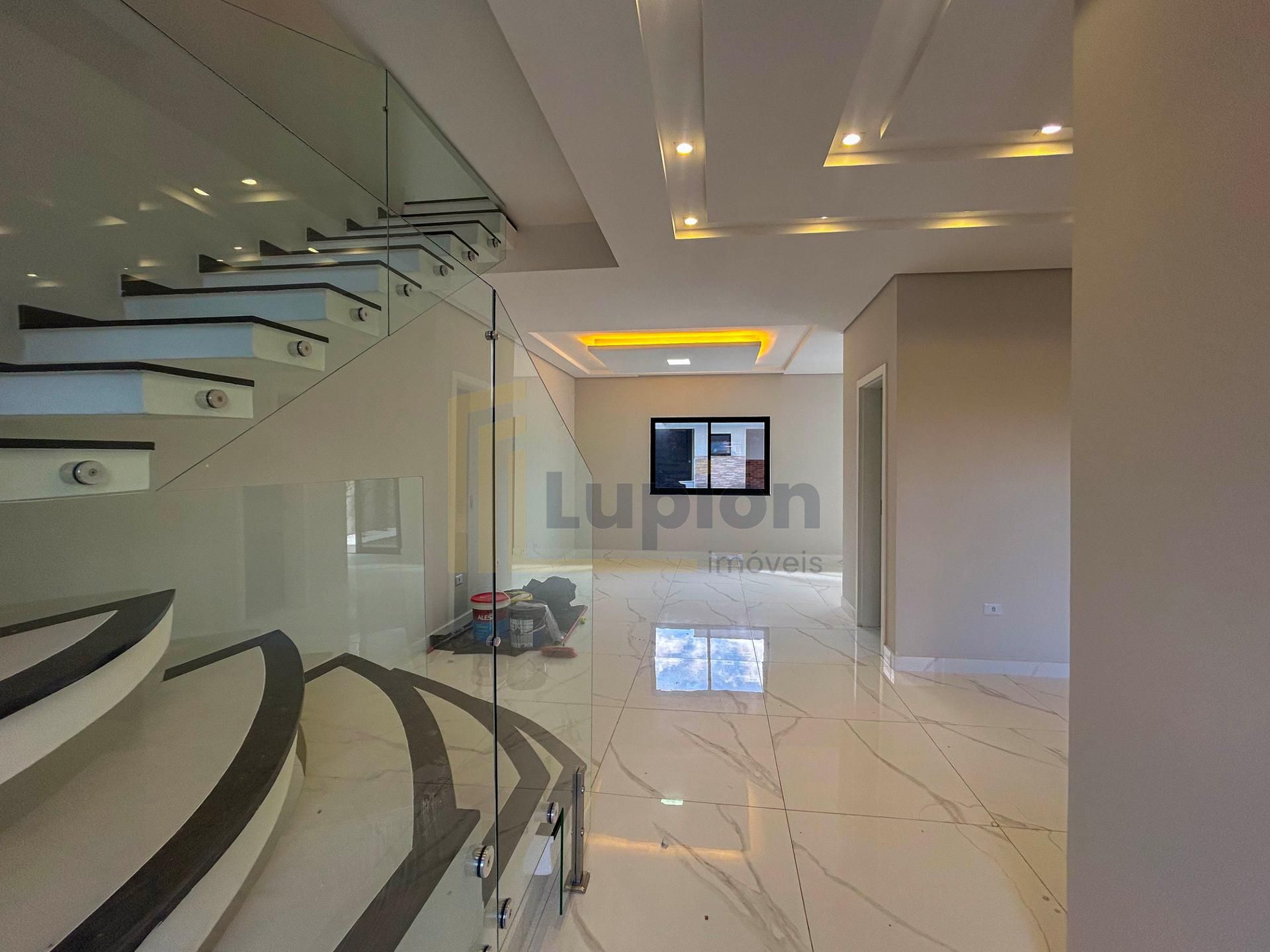 Casa Alto Padrão com Piscina e Edícula no bairro Eucaliptos - ...