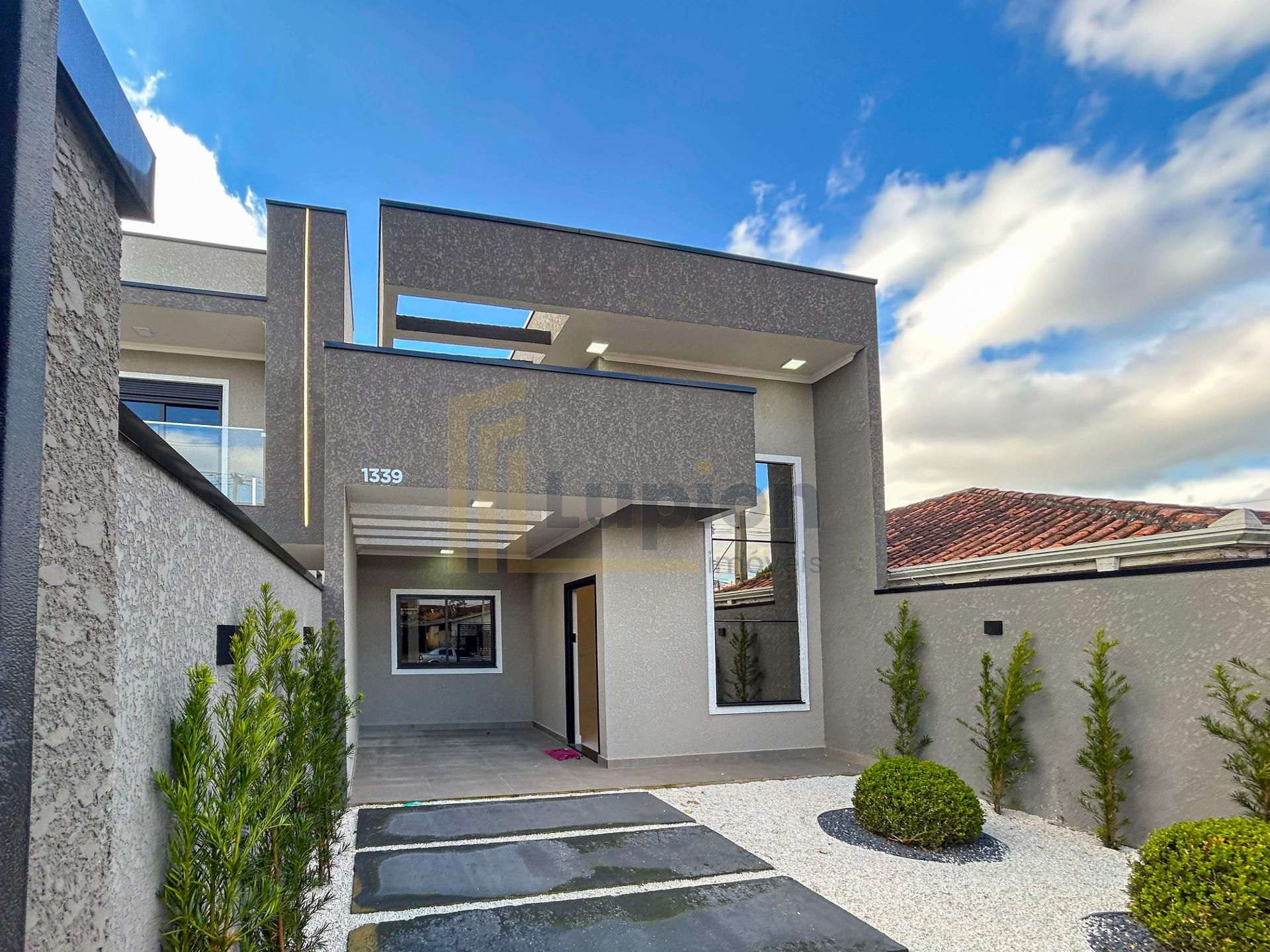 Casa Alto Padrão com Piscina e Edícula no bairro Eucaliptos - ...