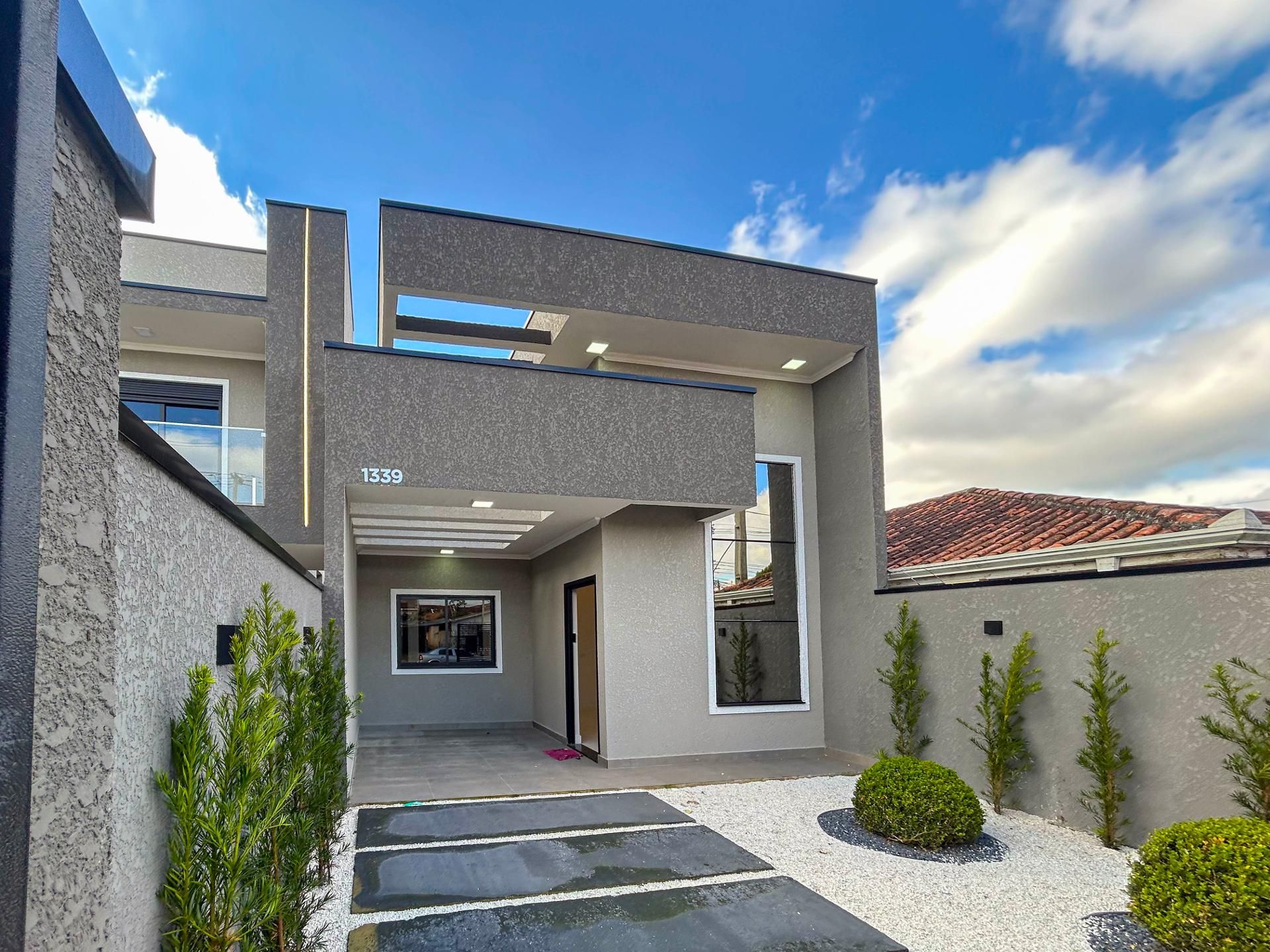 Casa Alto Padrão com Piscina e Edícula no bairro Eucaliptos - ...