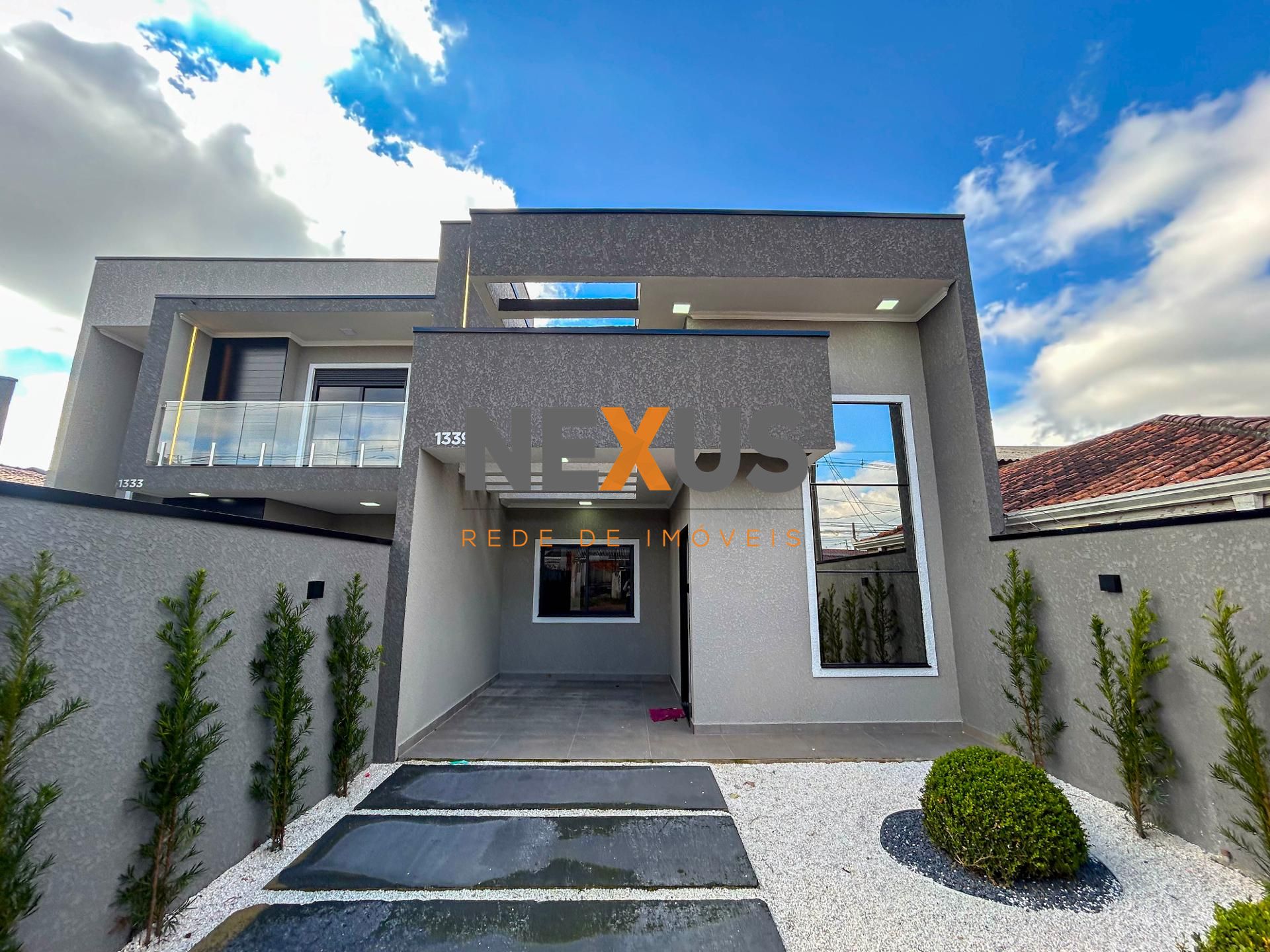 Casa Alto Padrão com Piscina e Edícula no bairro Eucaliptos - ...